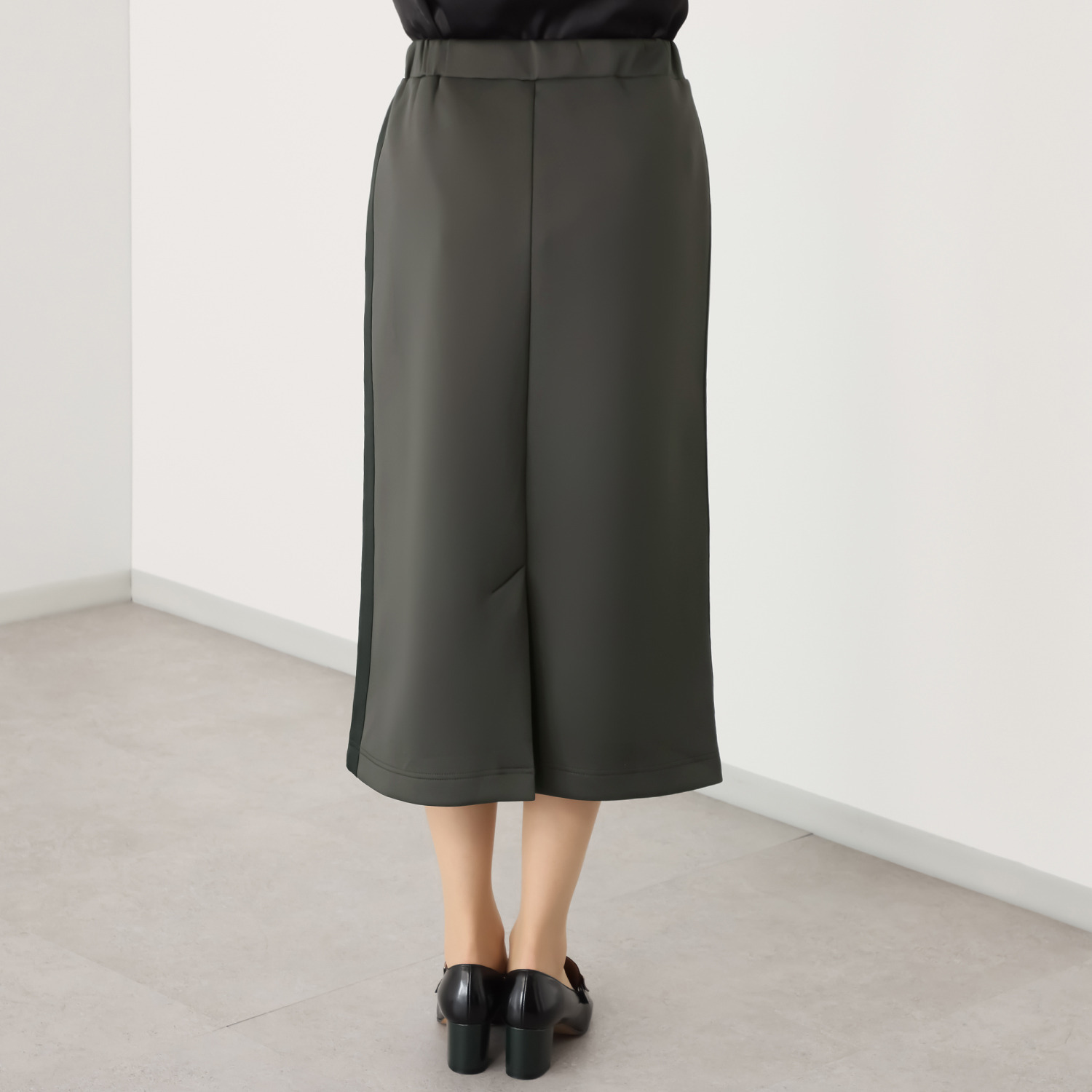 ミューリエ 大人フェミニンな スポーティーミックス サイドラインスカート