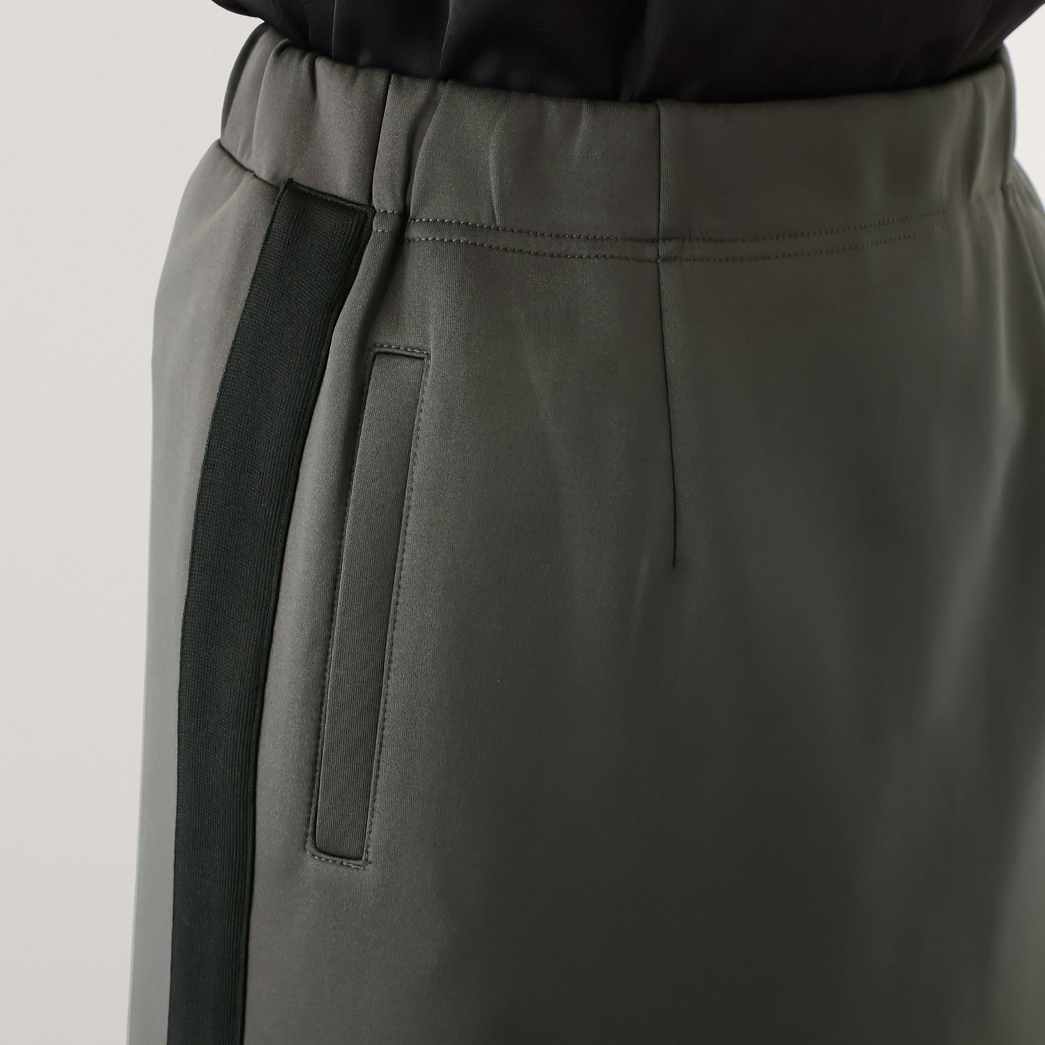 ミューリエ 大人フェミニンな スポーティーミックス サイドラインスカート