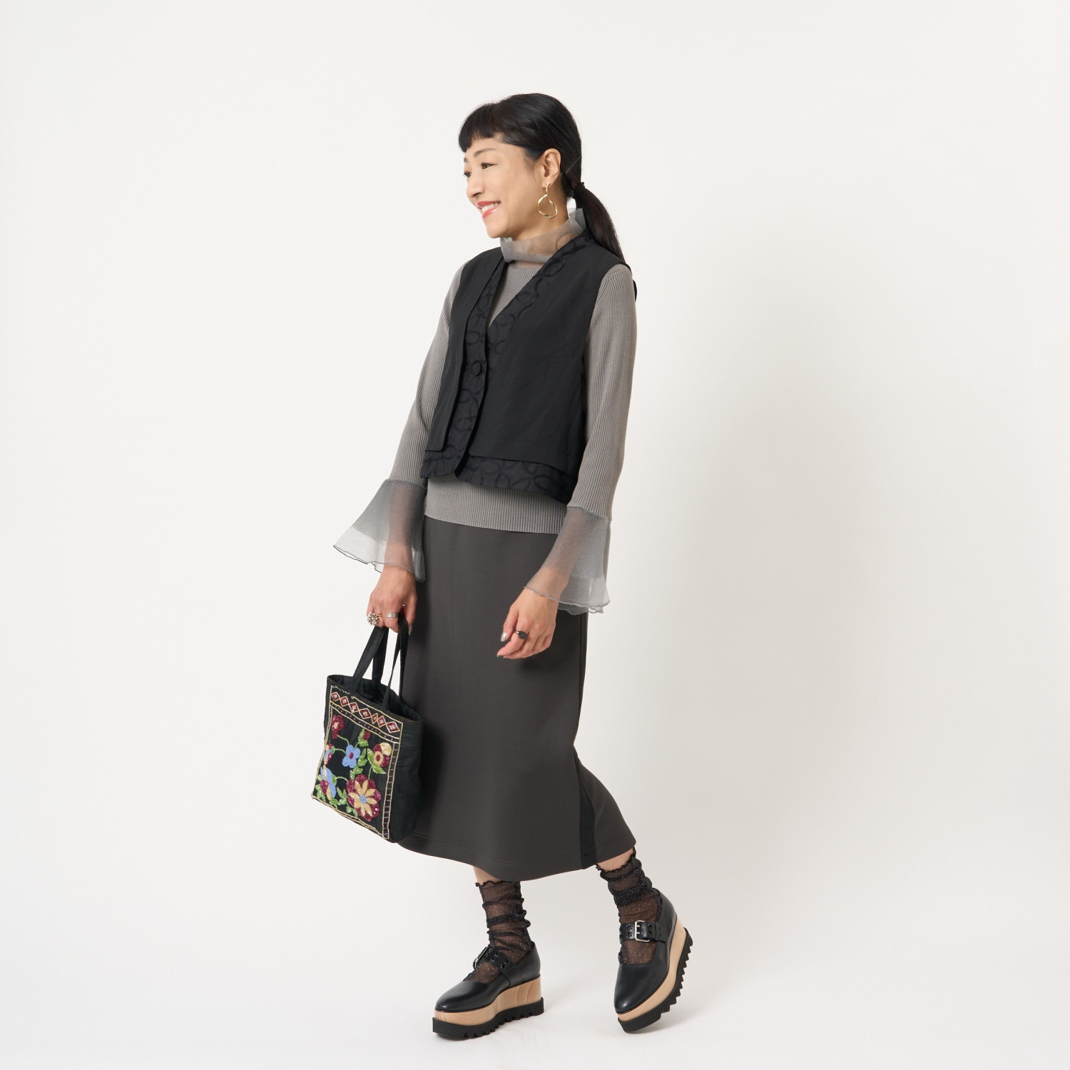 ミューリエ 大人フェミニンな スポーティーミックス サイドラインスカート