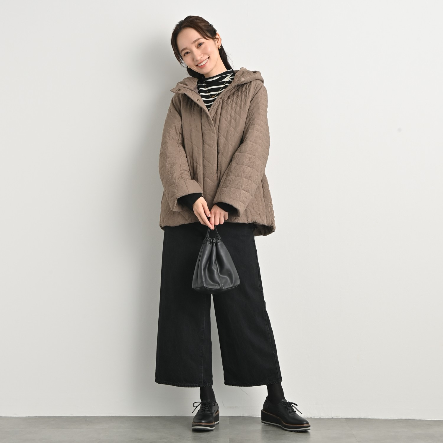 元町ゼラール ワッシャータフタ グラデーションキルト ミドル丈フーディーコート