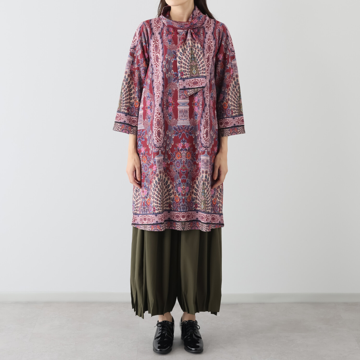 コイビトミサキ オリエンタル柄 ネックアクセント チュニック