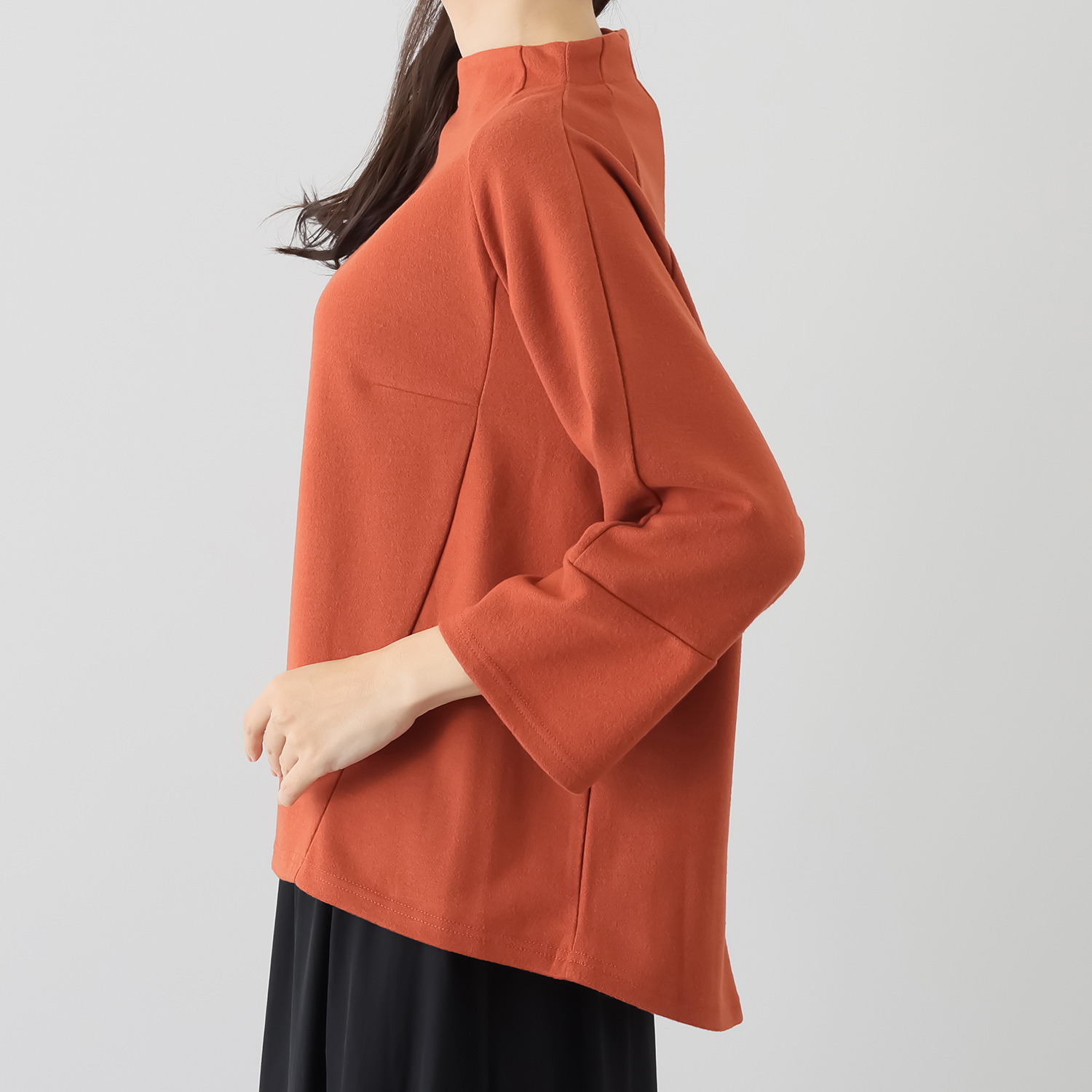 コイビトミサキ バックボタンデザイン 微起毛プルオーバー