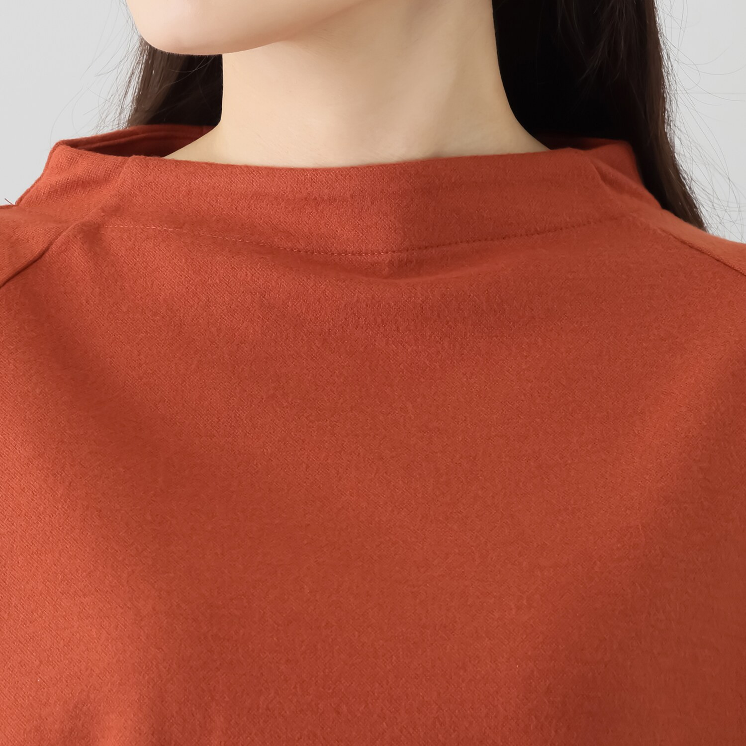 コイビトミサキ バックボタンデザイン 微起毛プルオーバー