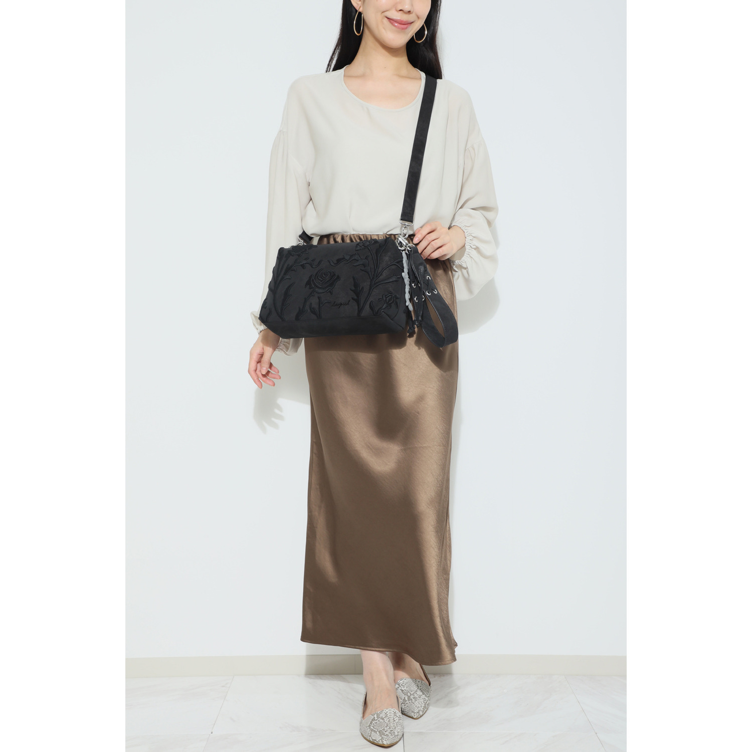 デシグアル 立体お花刺しゅう ２ウェイショルダーバッグ