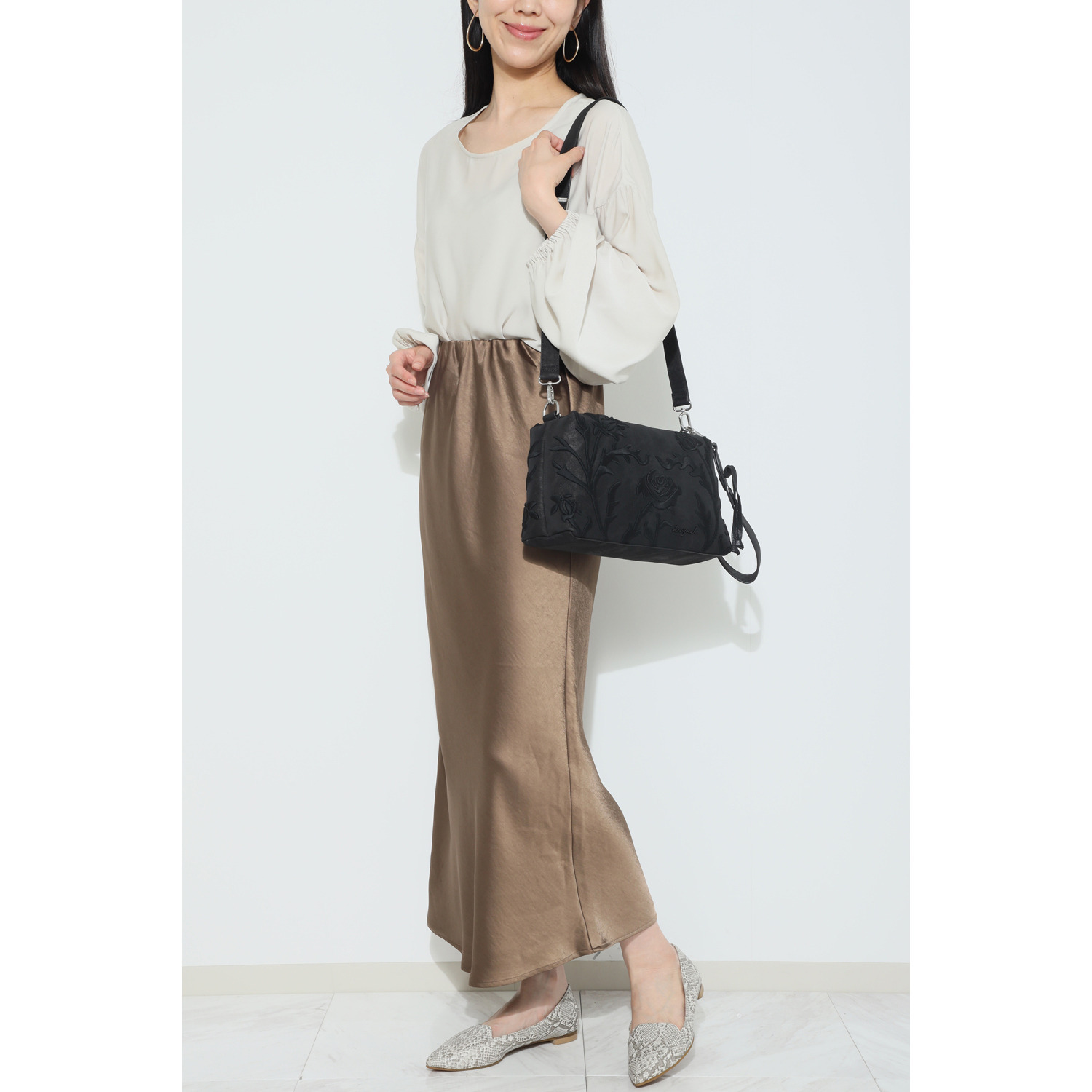 デシグアル 立体お花刺しゅう ２ウェイショルダーバッグ