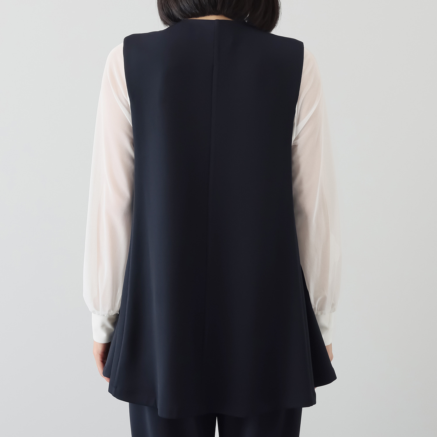 ヴィアッジャーレ ドレープジャージー フレアーシルエットジレ