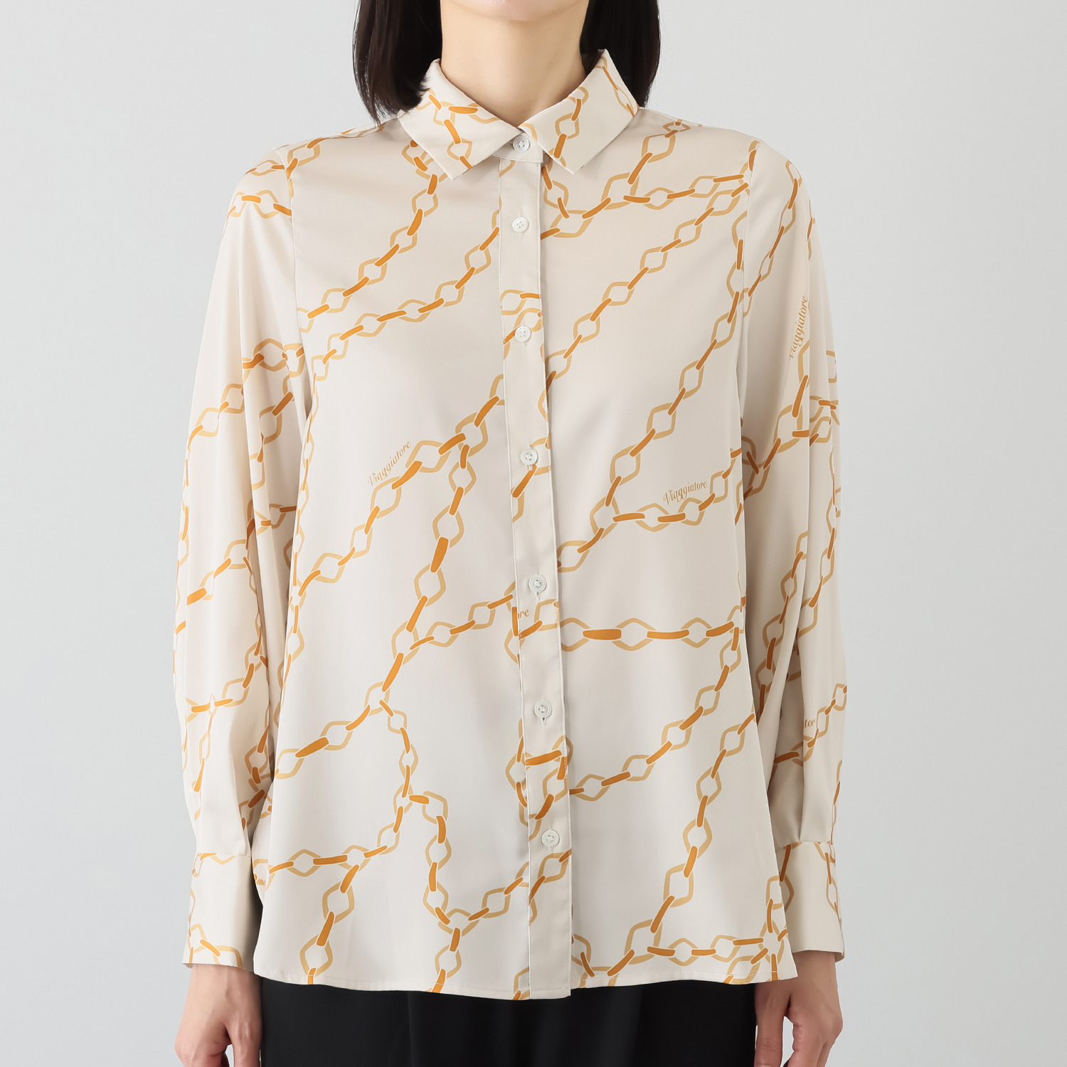 ヴィアッジャーレ ストレッチサテン チェーンプリント ロングシャツ
