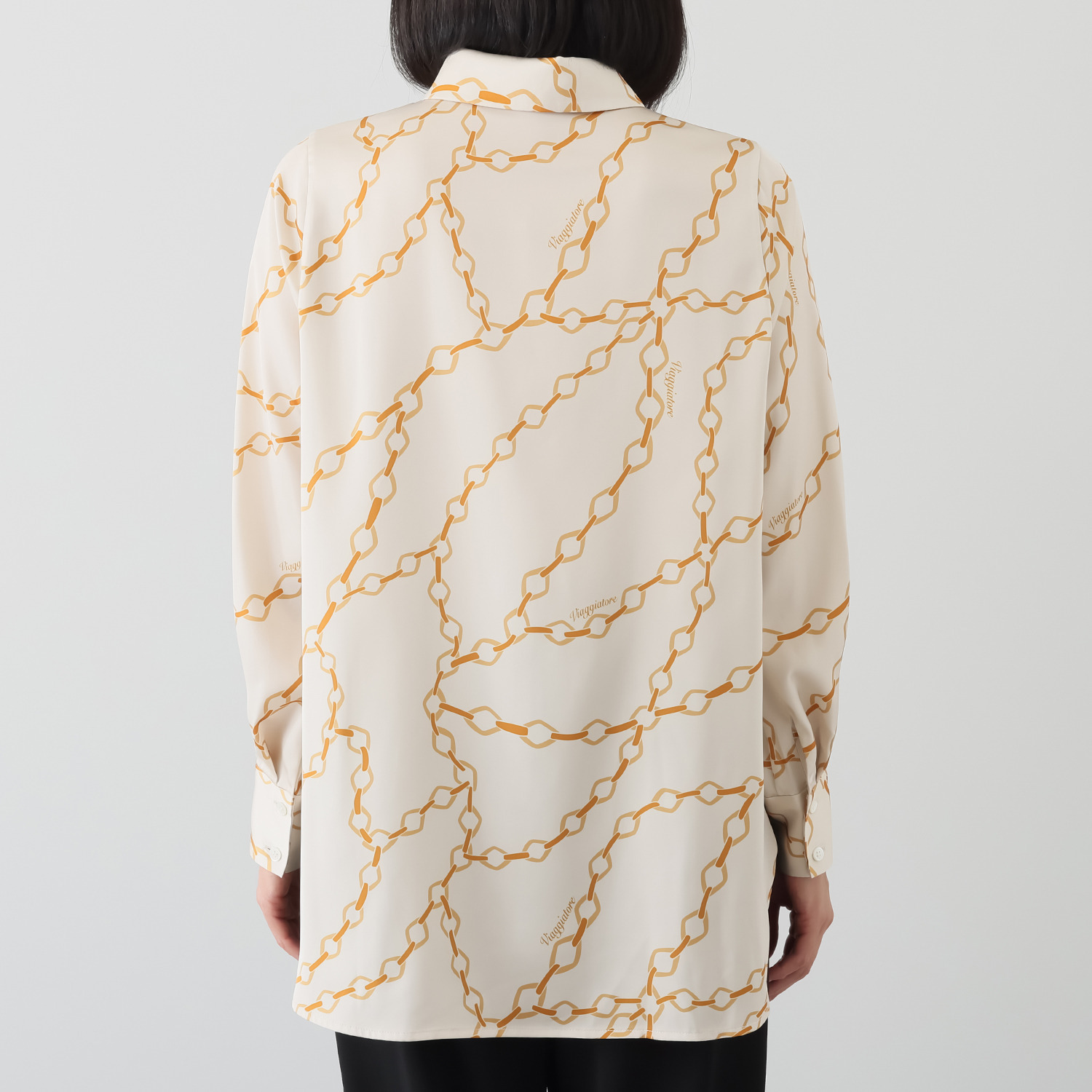 ヴィアッジャーレ ストレッチサテン チェーンプリント ロングシャツ