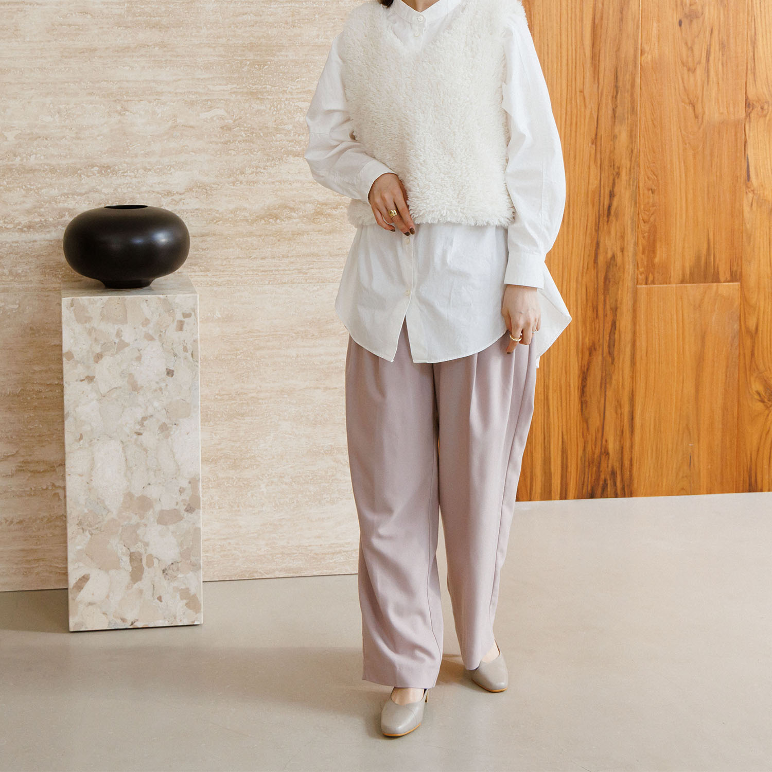 卑弥呼 “快適ウォークシリーズ” 日本製　はっ水牛革 ５ｃｍヒールパンプス