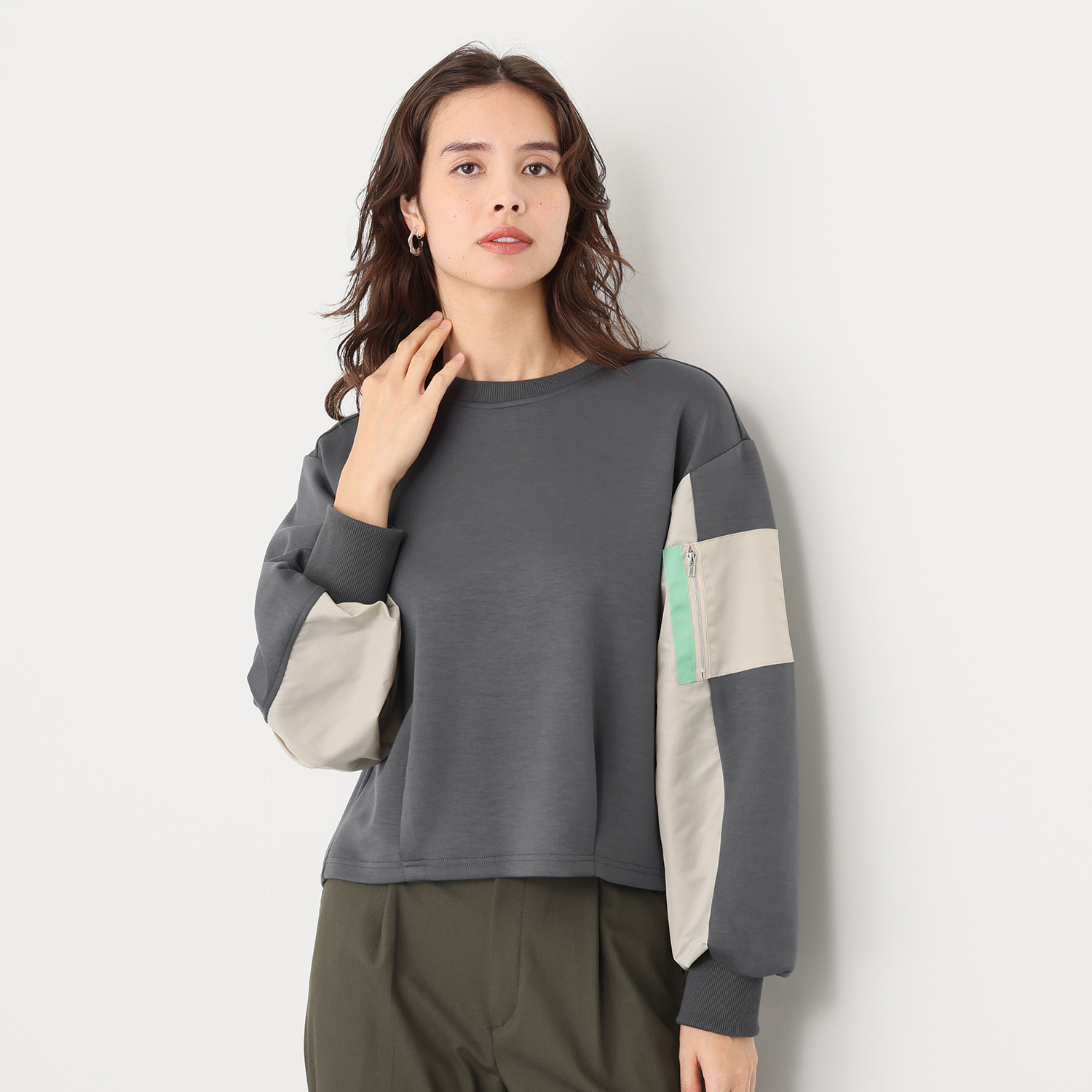 アリュメット 袖ポケットデザイン プルオーバー