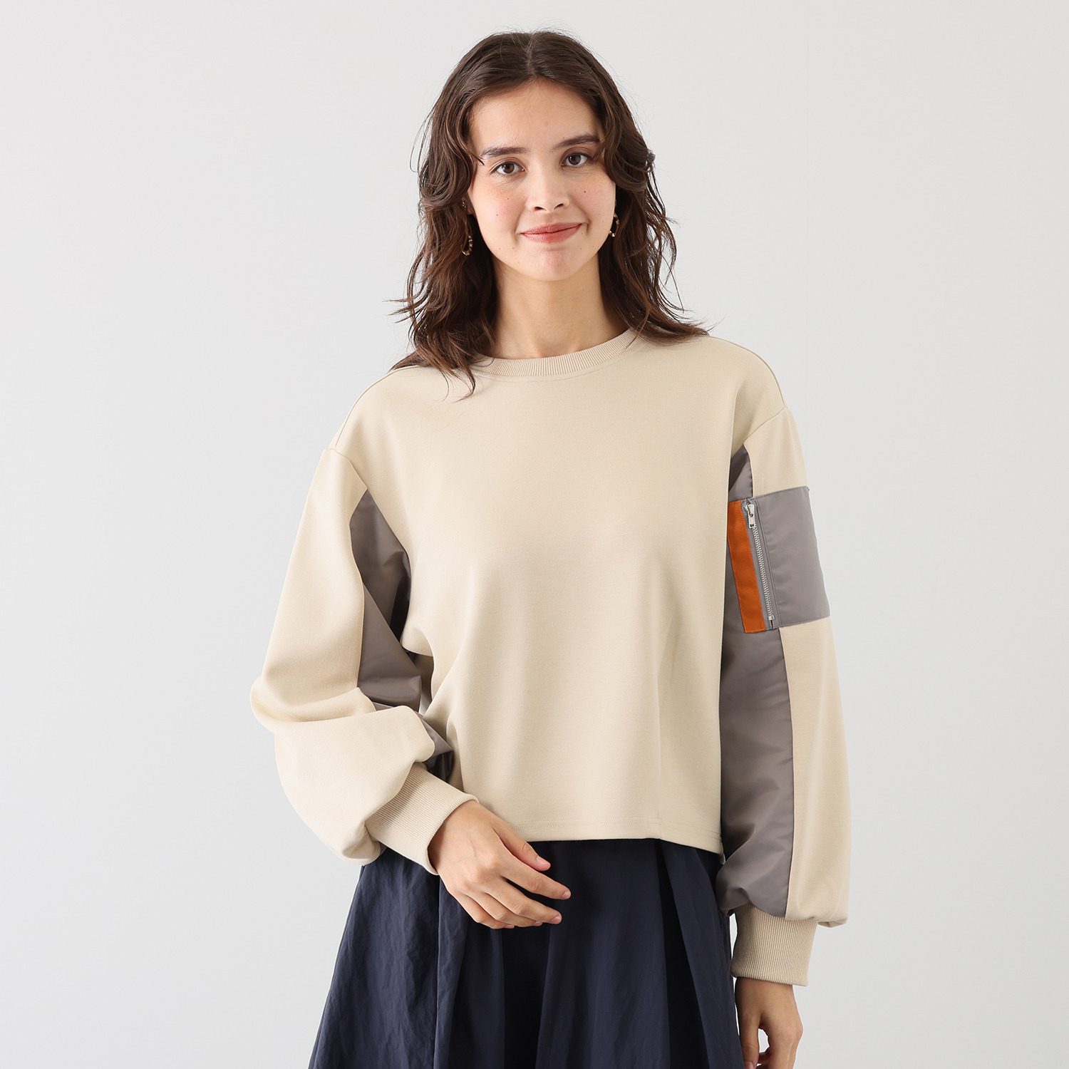 アリュメット 袖ポケットデザイン プルオーバー