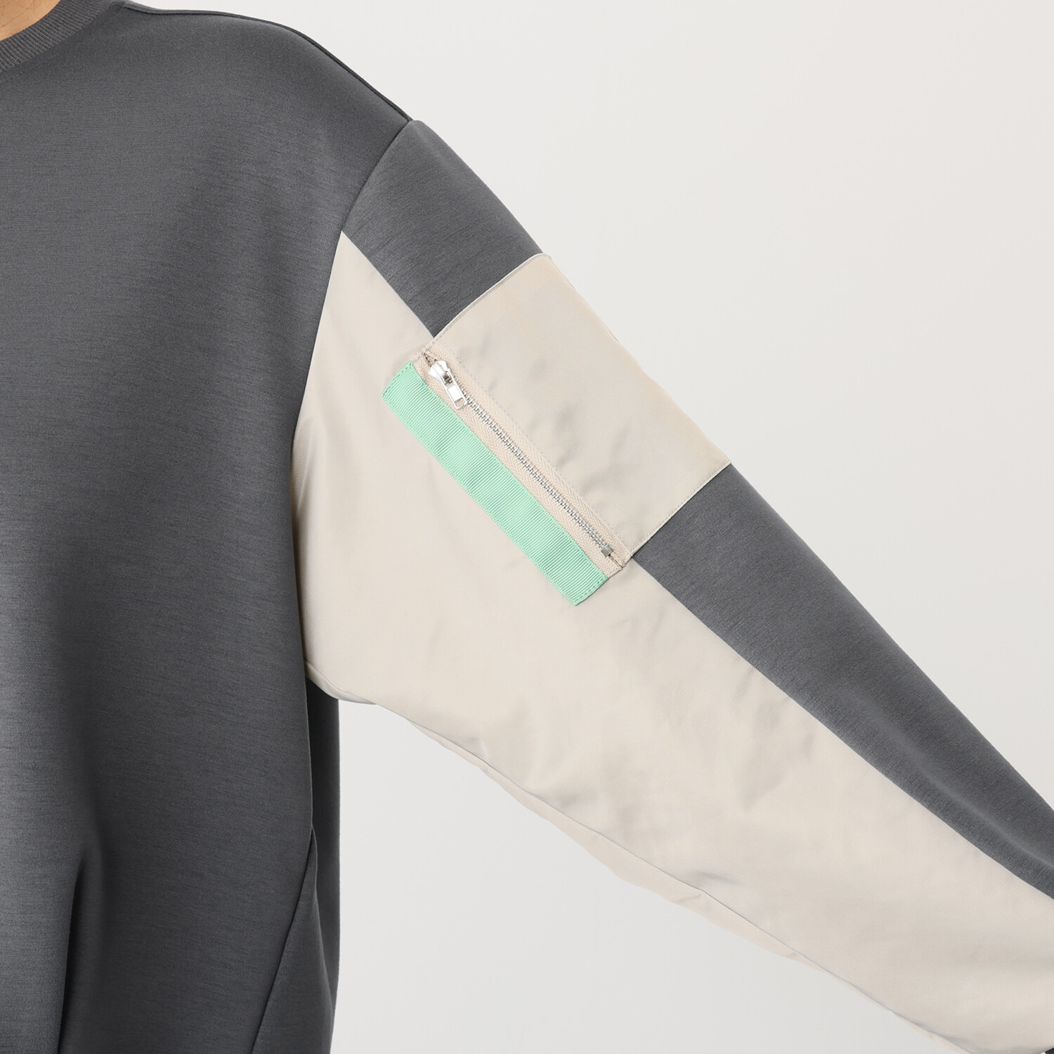 アリュメット 袖ポケットデザイン プルオーバー