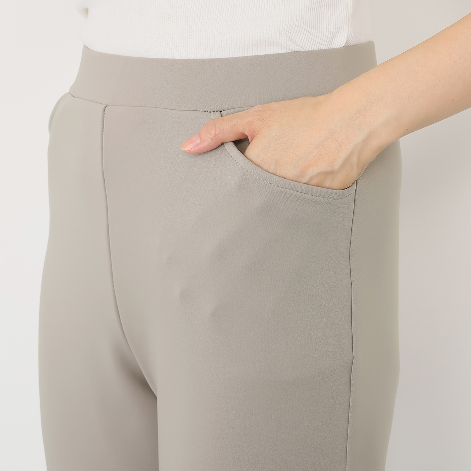 ダジュール 快適ストレートパンツ