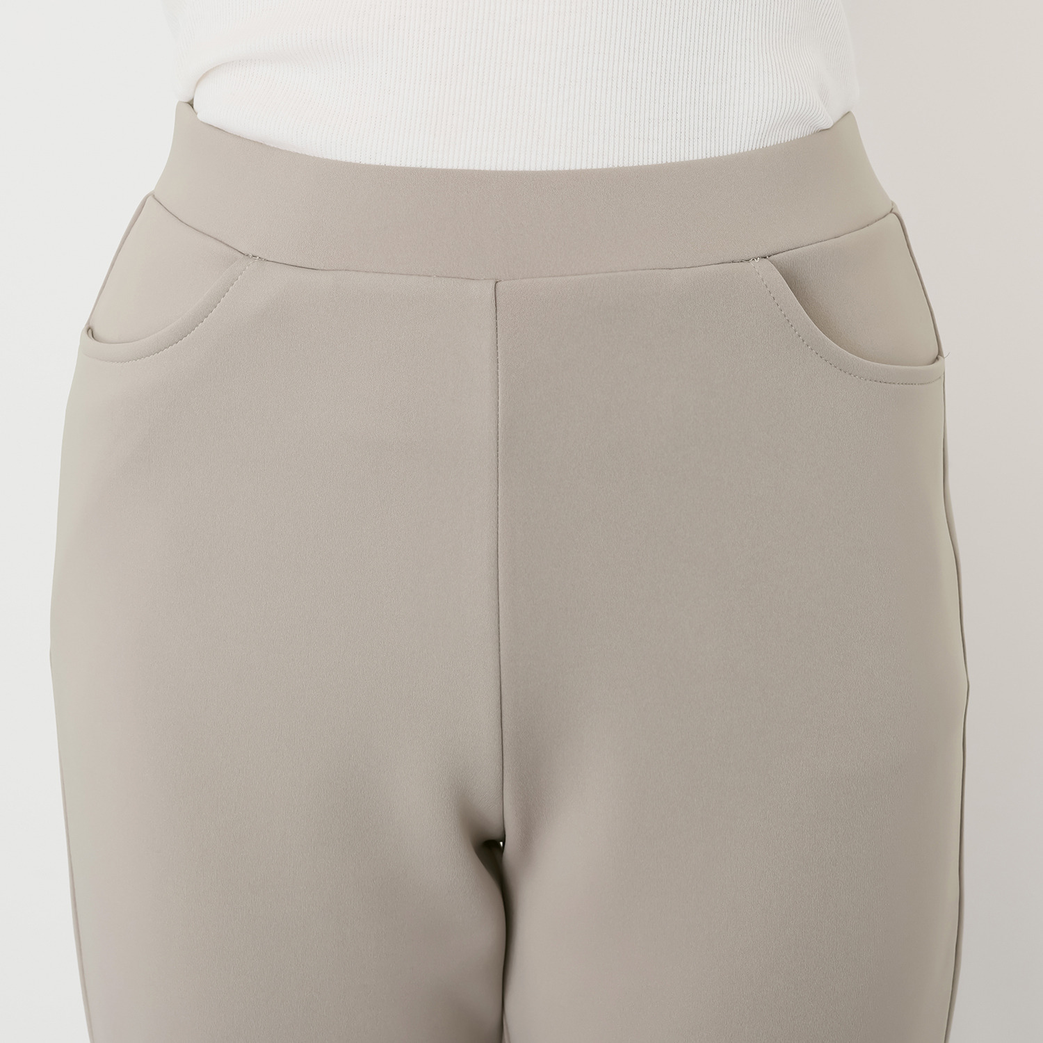 ダジュール 快適ストレートパンツ