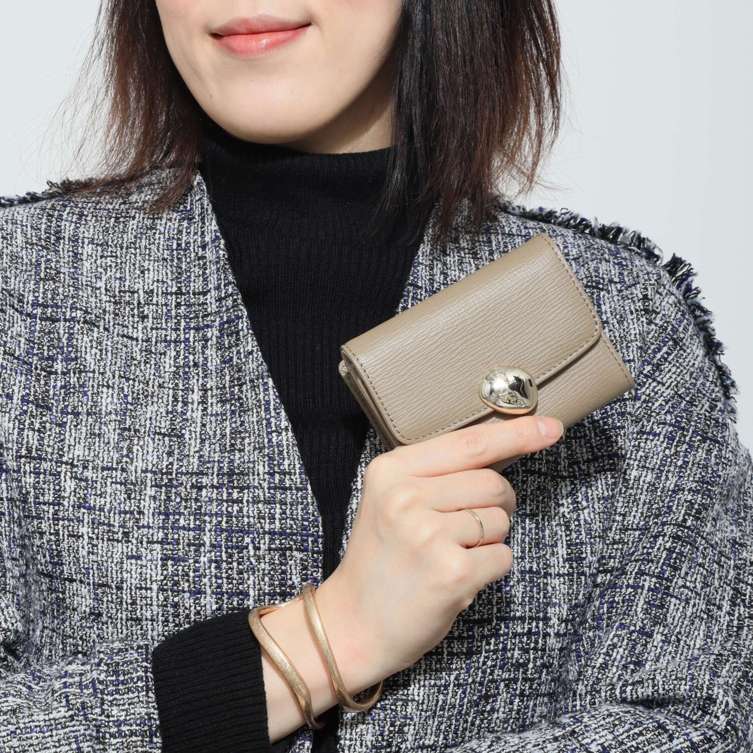 ミッシェル　クラン はっ水 牛革シュリンク型押し ストーンデザインホック式 二つ折り財布