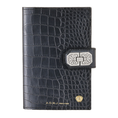 エーディーエムジェイ　牛革クロコダイル型押し　アールデコモティーフ　お薬手帳ケース