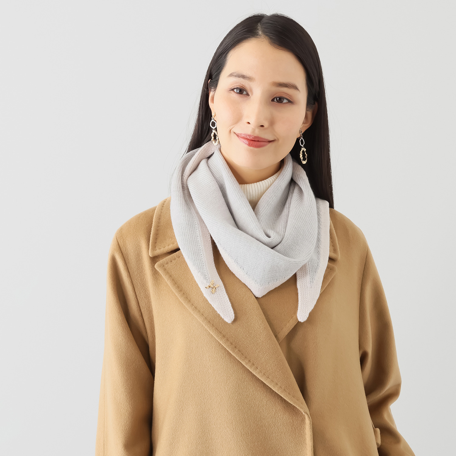 ヘ・エラ メリノウール１００％ バイカラーアクセント トライアングル ニットストール