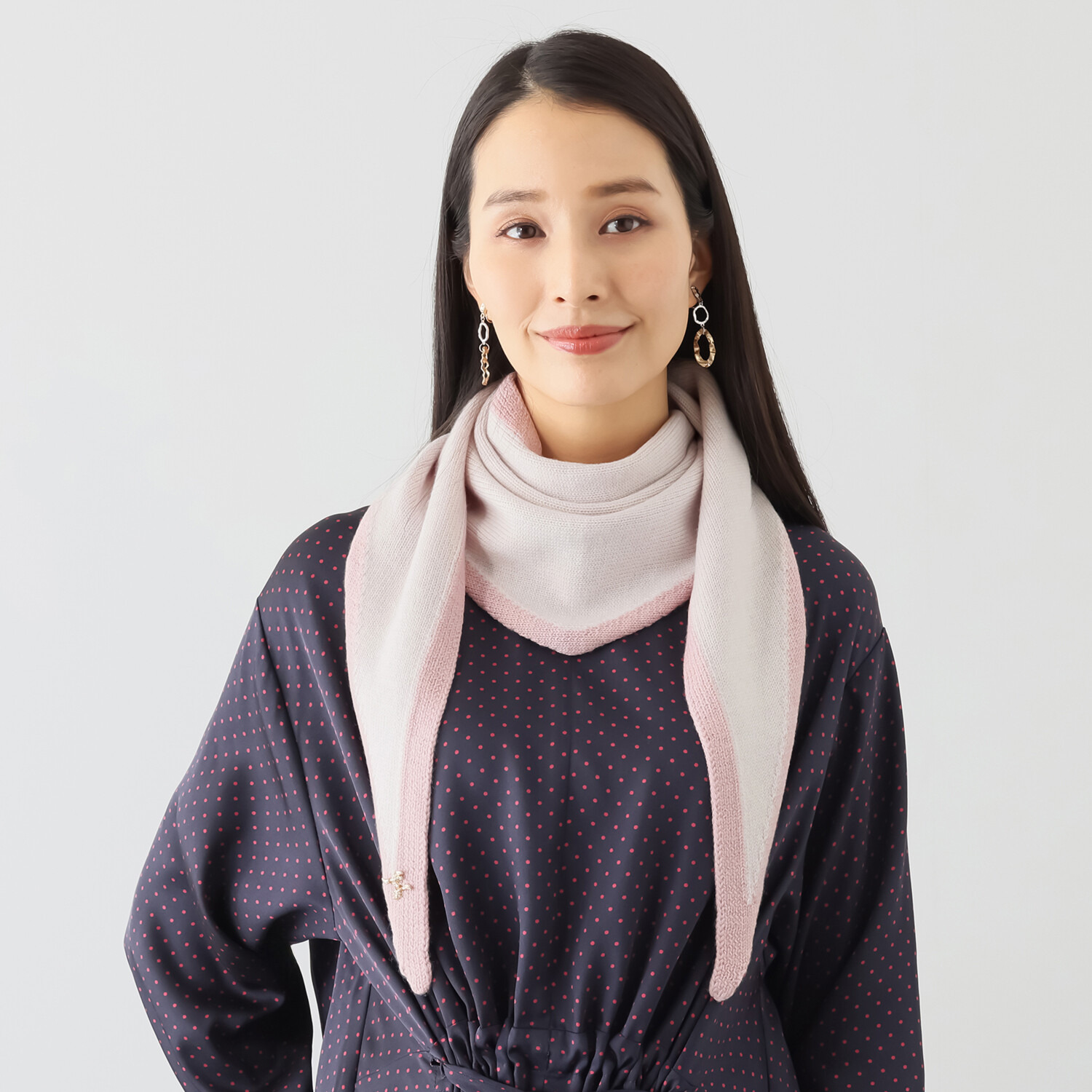 ヘ・エラ メリノウール１００％ バイカラーアクセント トライアングル ニットストール