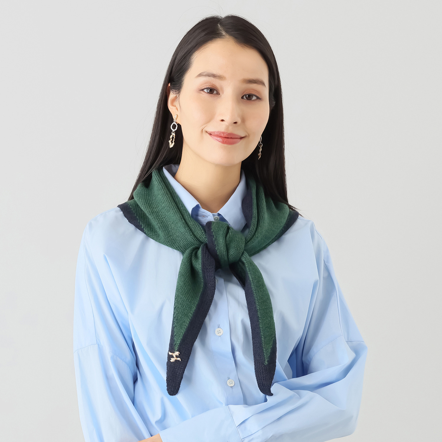 ヘ・エラ メリノウール１００％ バイカラーアクセント トライアングル ニットストール