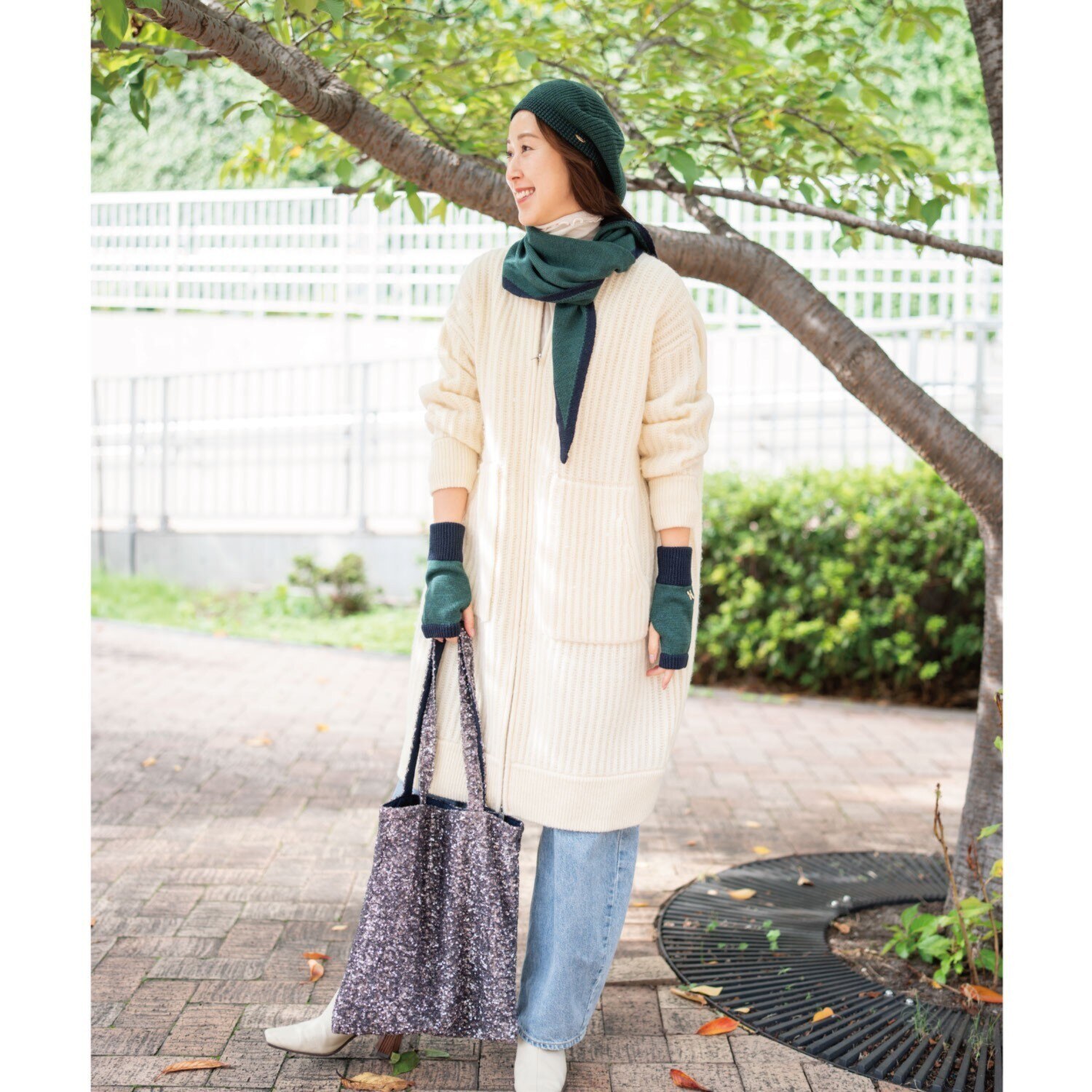 ヘ・エラ メリノウール１００％ バイカラーアクセント トライアングル ニットストール