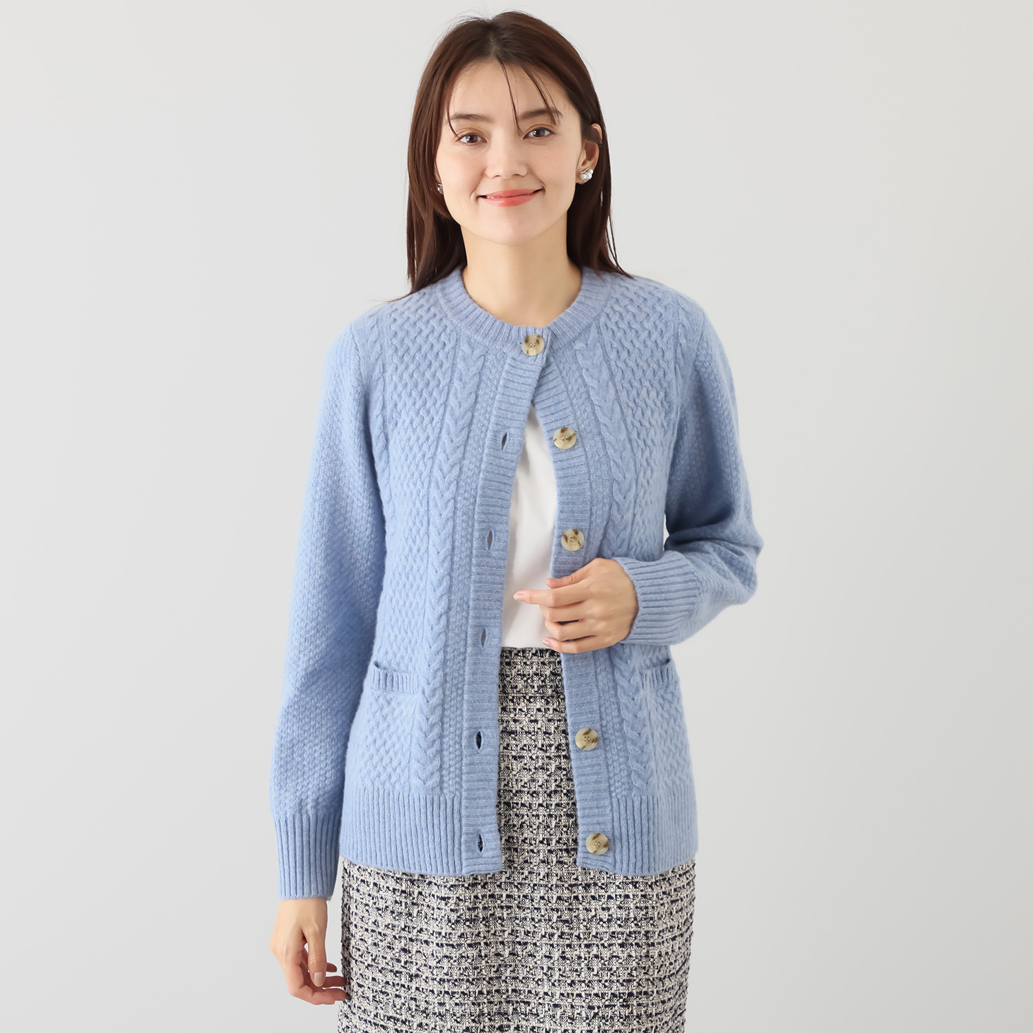 エヌエフ 自社牧場で育った ウールカシミヤ ケーブル編カーディガン