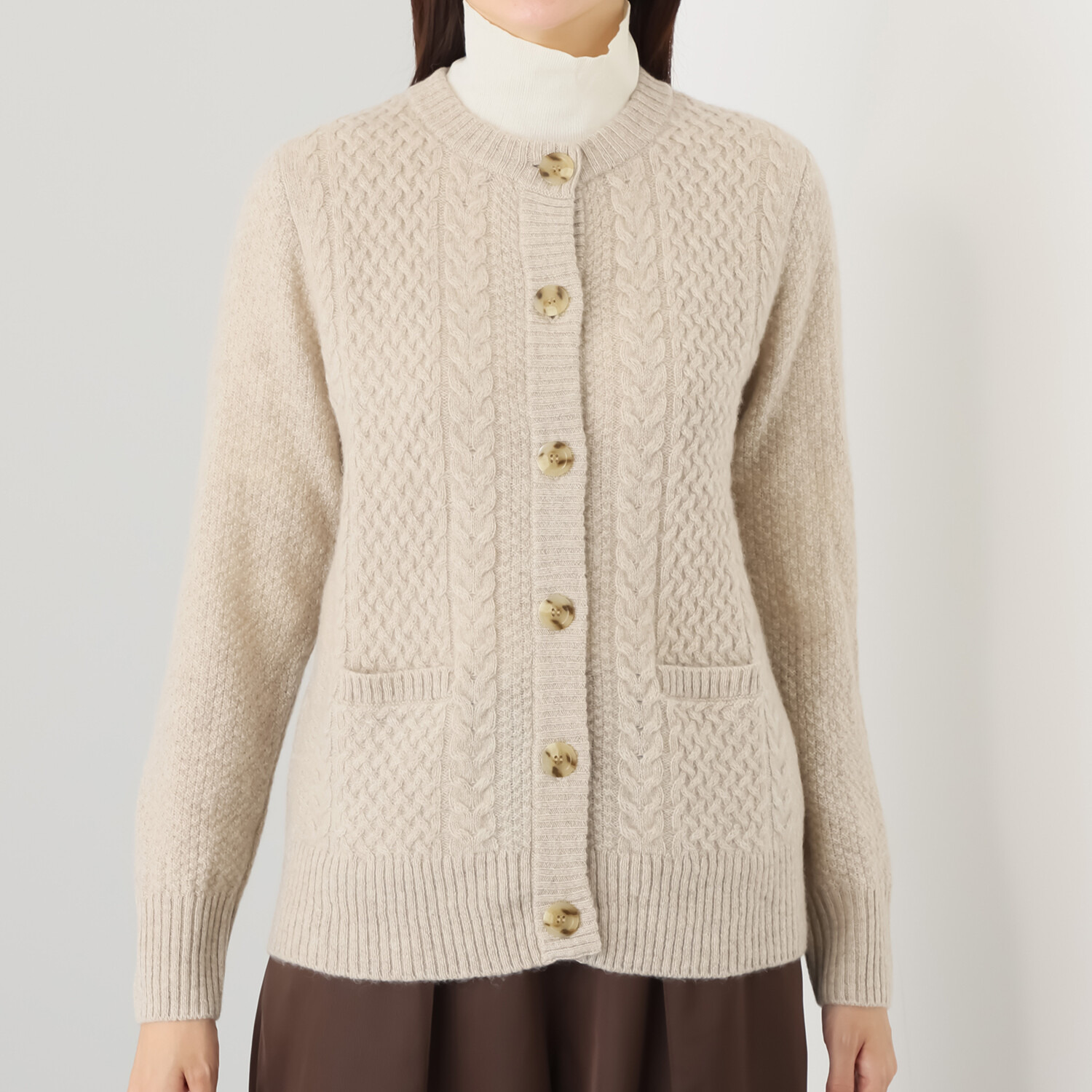 エヌエフ 自社牧場で育った ウールカシミヤ ケーブル編カーディガン