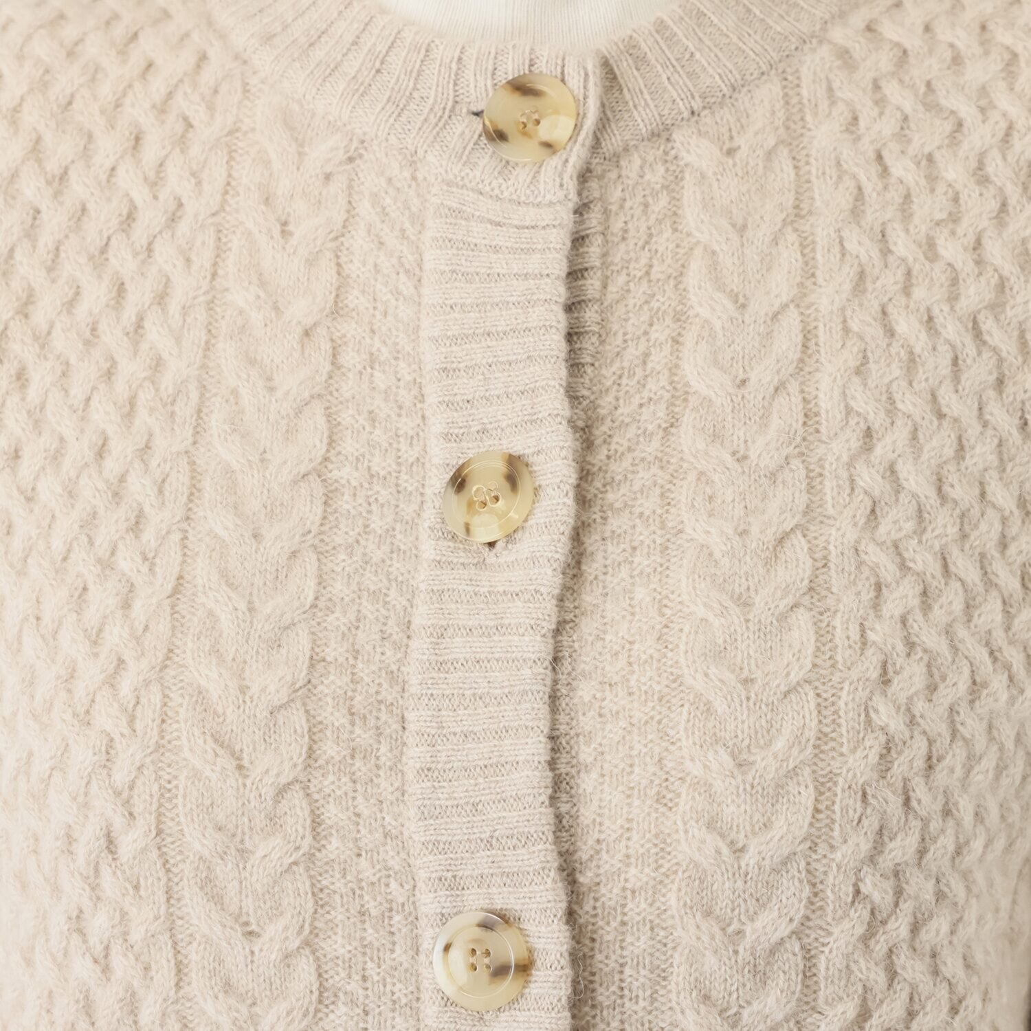 エヌエフ 自社牧場で育った ウールカシミヤ ケーブル編カーディガン