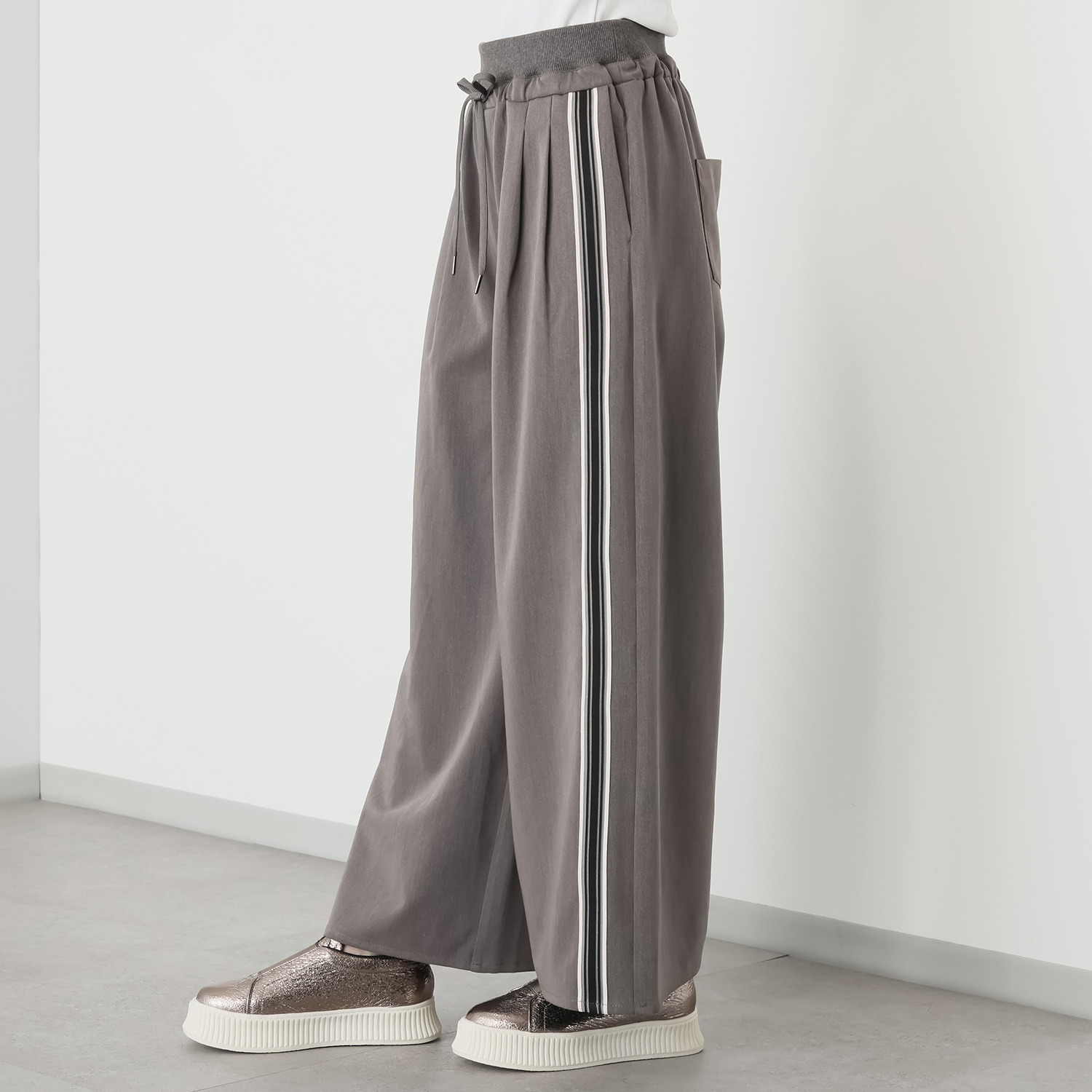 スタイル・ラヴィー ラインアクセント リブ付 モードなワイドパンツ