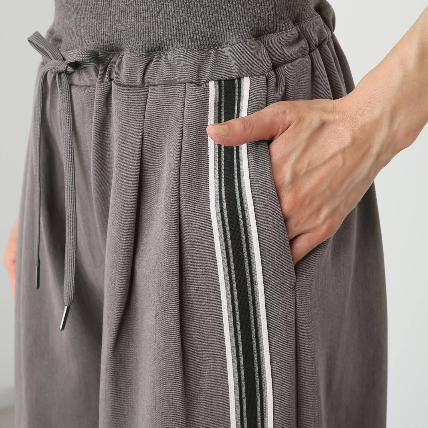 スタイル・ラヴィー ラインアクセント リブ付 モードなワイドパンツ