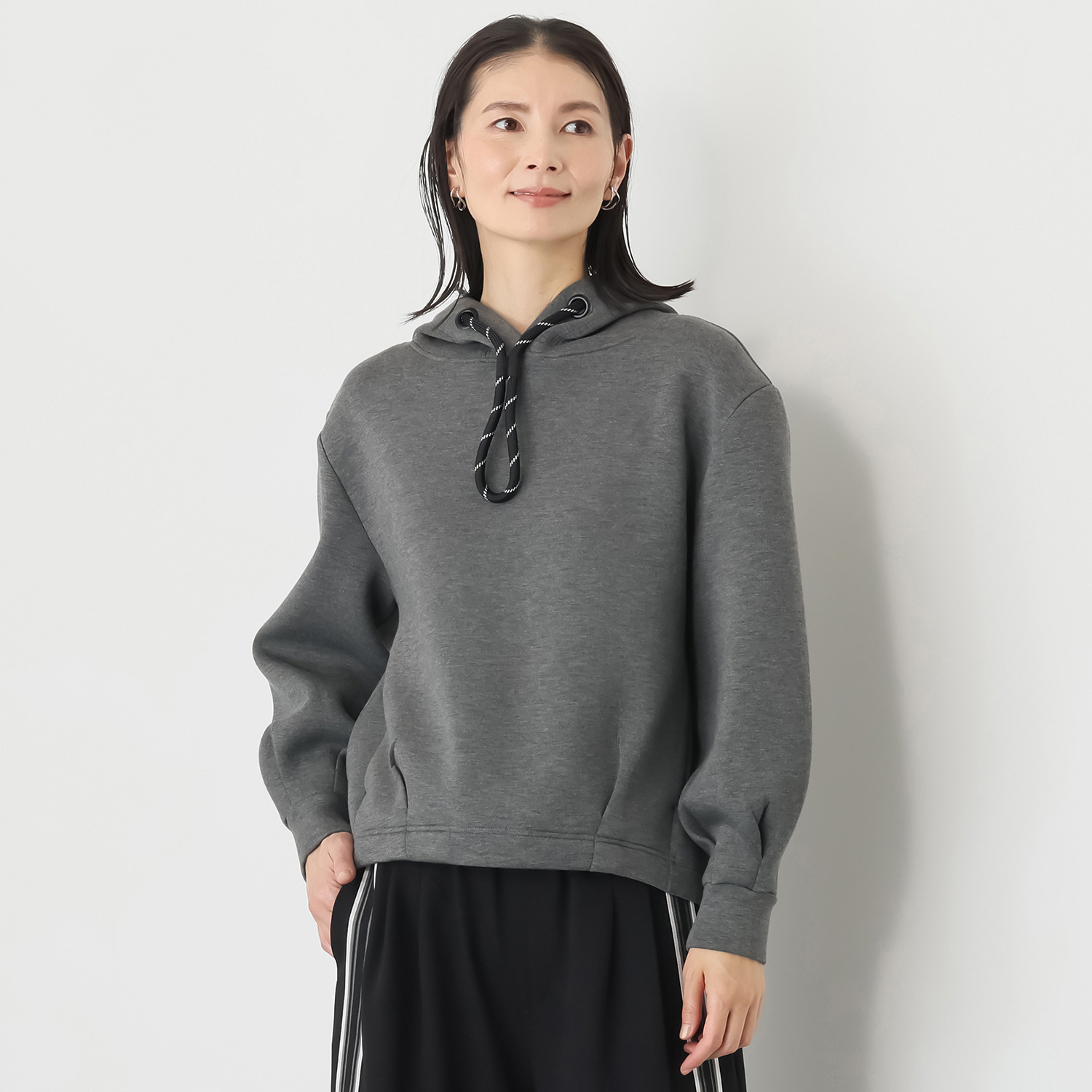 スタイル・ラヴィー ライトなダブルカットソー ドローストリングデザイン シルエットにこだわった フーディープルオーバー