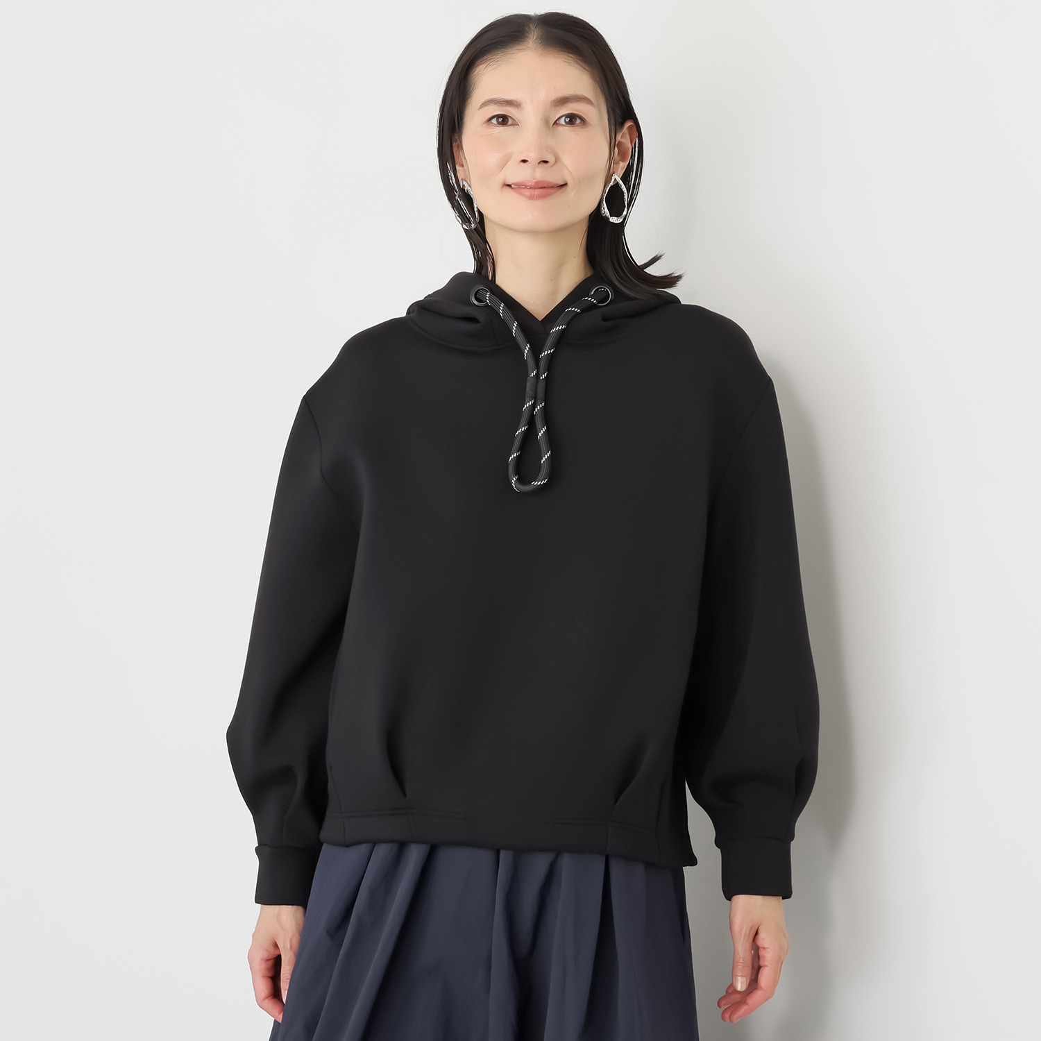 スタイル・ラヴィー ライトなダブルカットソー ドローストリングデザイン シルエットにこだわった フーディープルオーバー