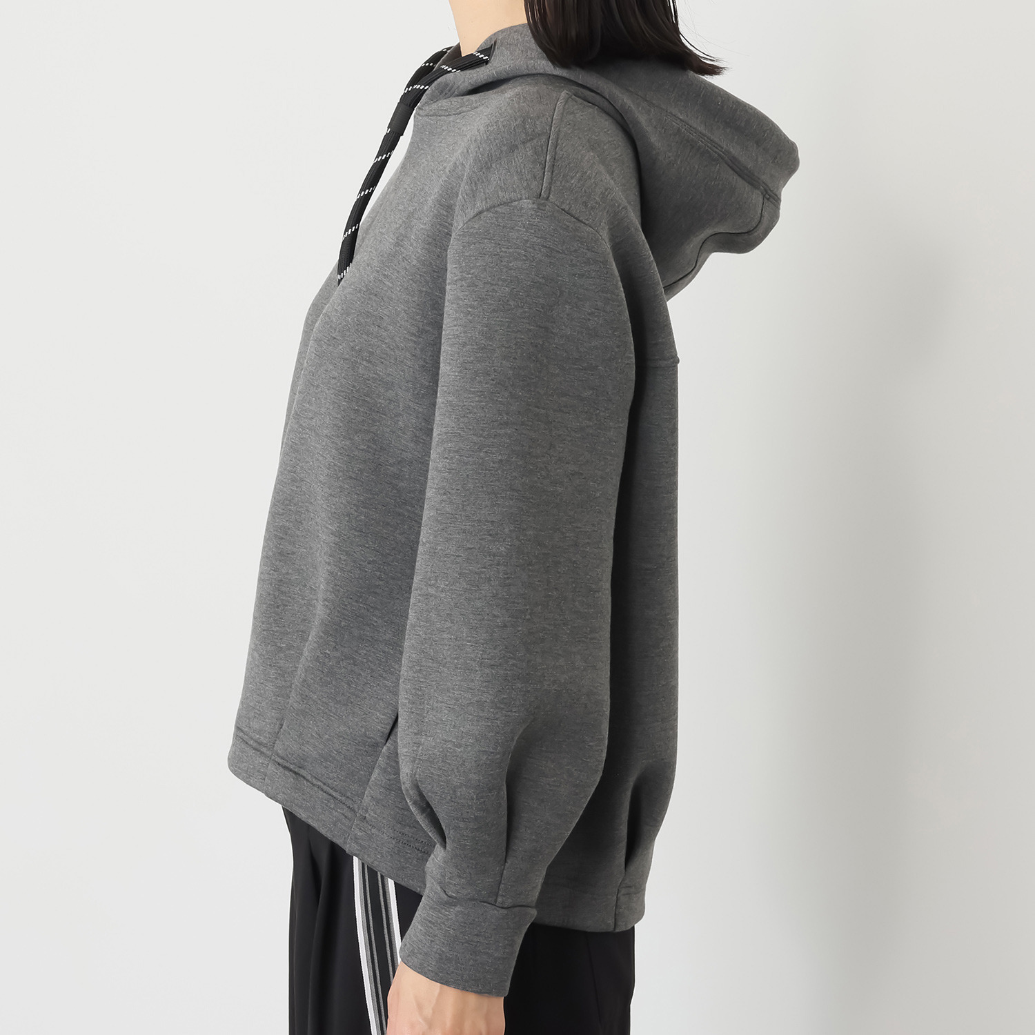 スタイル・ラヴィー ライトなダブルカットソー ドローストリングデザイン シルエットにこだわった フーディープルオーバー