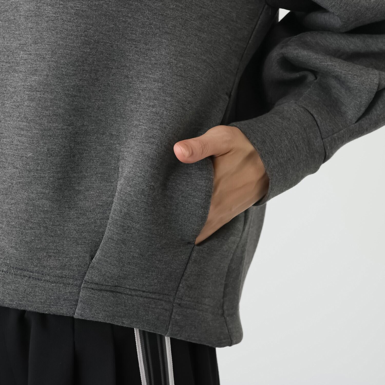 スタイル・ラヴィー ライトなダブルカットソー ドローストリングデザイン シルエットにこだわった フーディープルオーバー