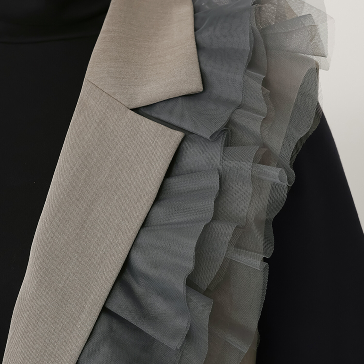 ボンボン・エ・ショコラ チュールパーツ付 ハンサムジレ