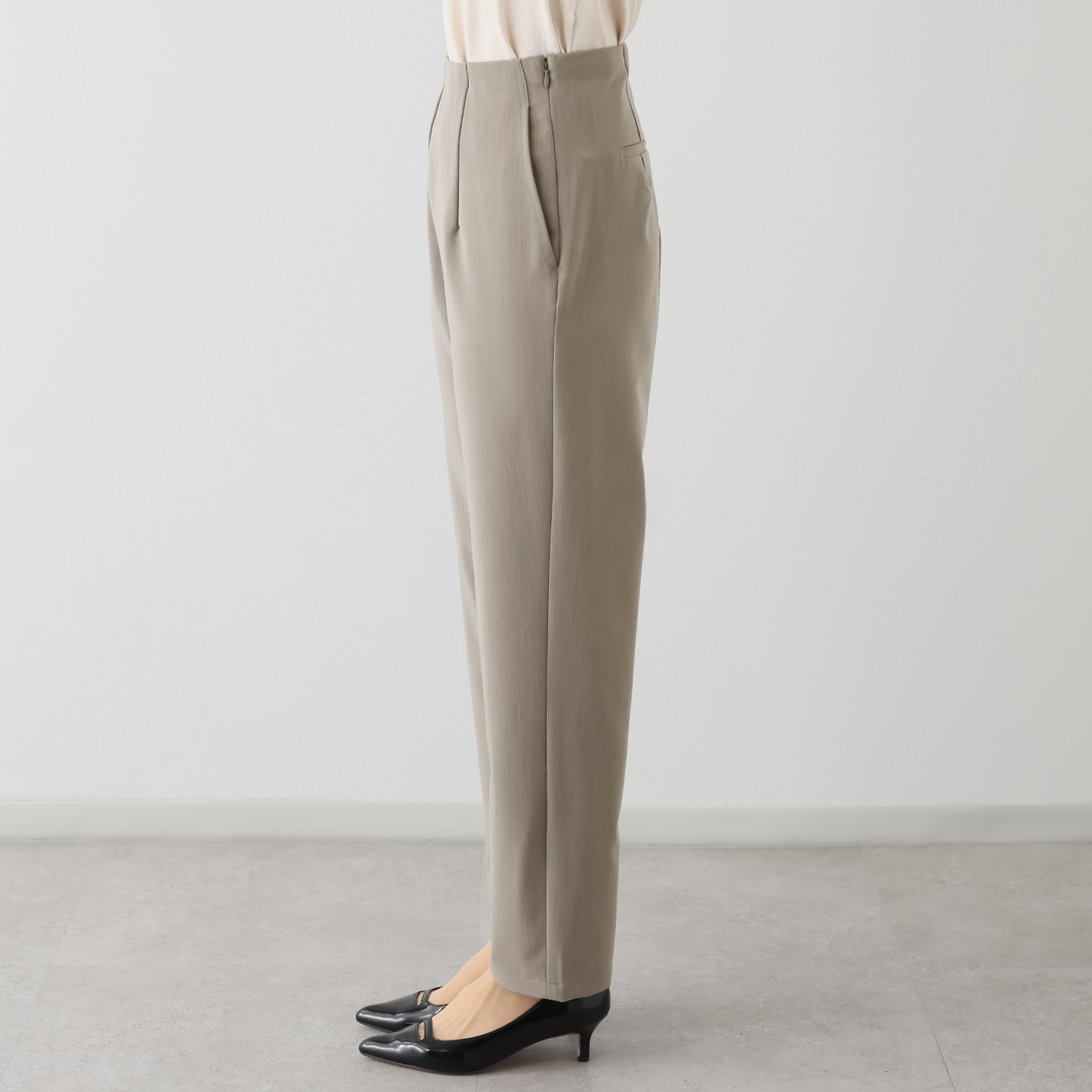 ボンボン・エ・ショコラ テーパードパンツ