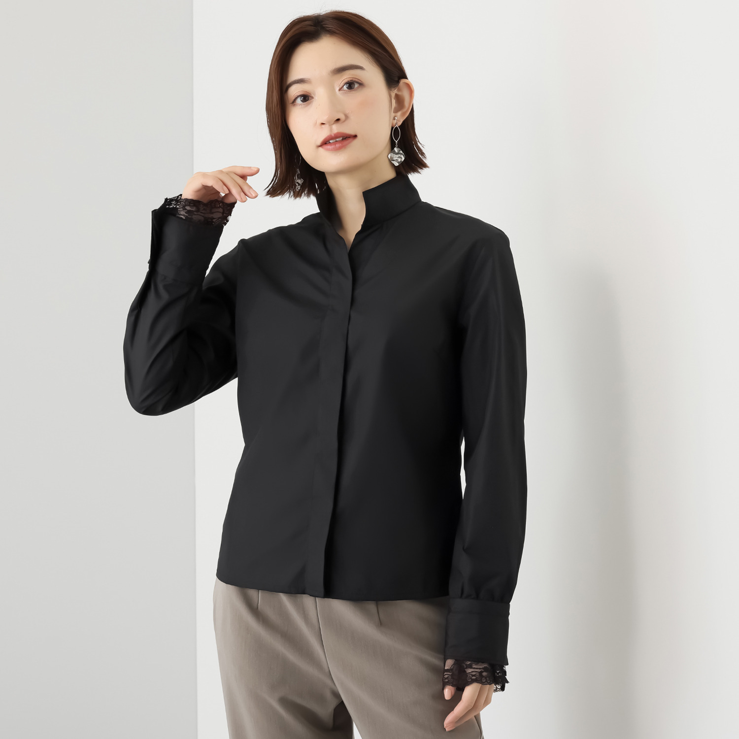 ボンボン・エ・ショコラ カフスレース付 スタンドカラーシャツ