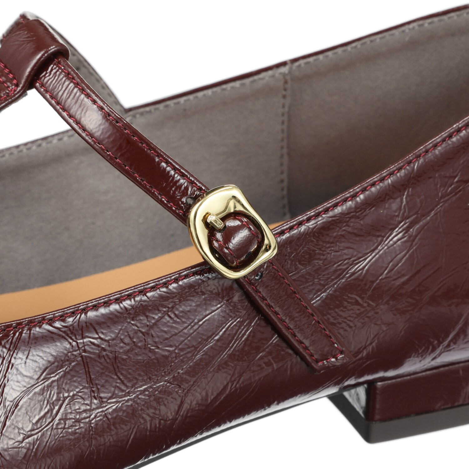 ニカル ダイヤＴストラップ フラットパンプス