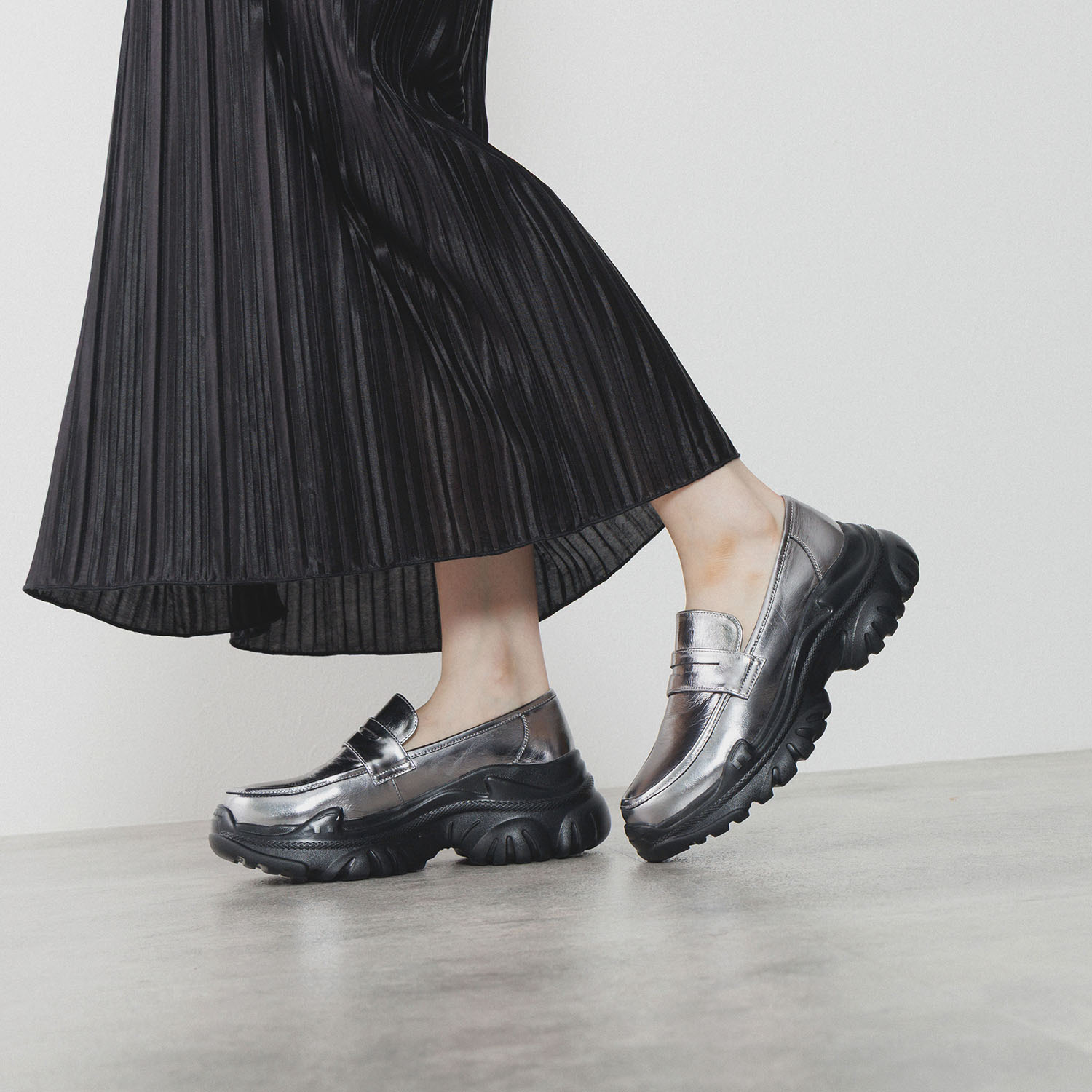 ニカル ボリュームソール ローファー