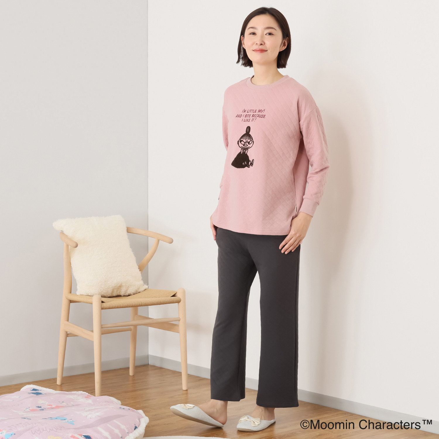 ムーミン サガラ刺しゅう入り ふんわりキルト素材の ルームウェア上下セット