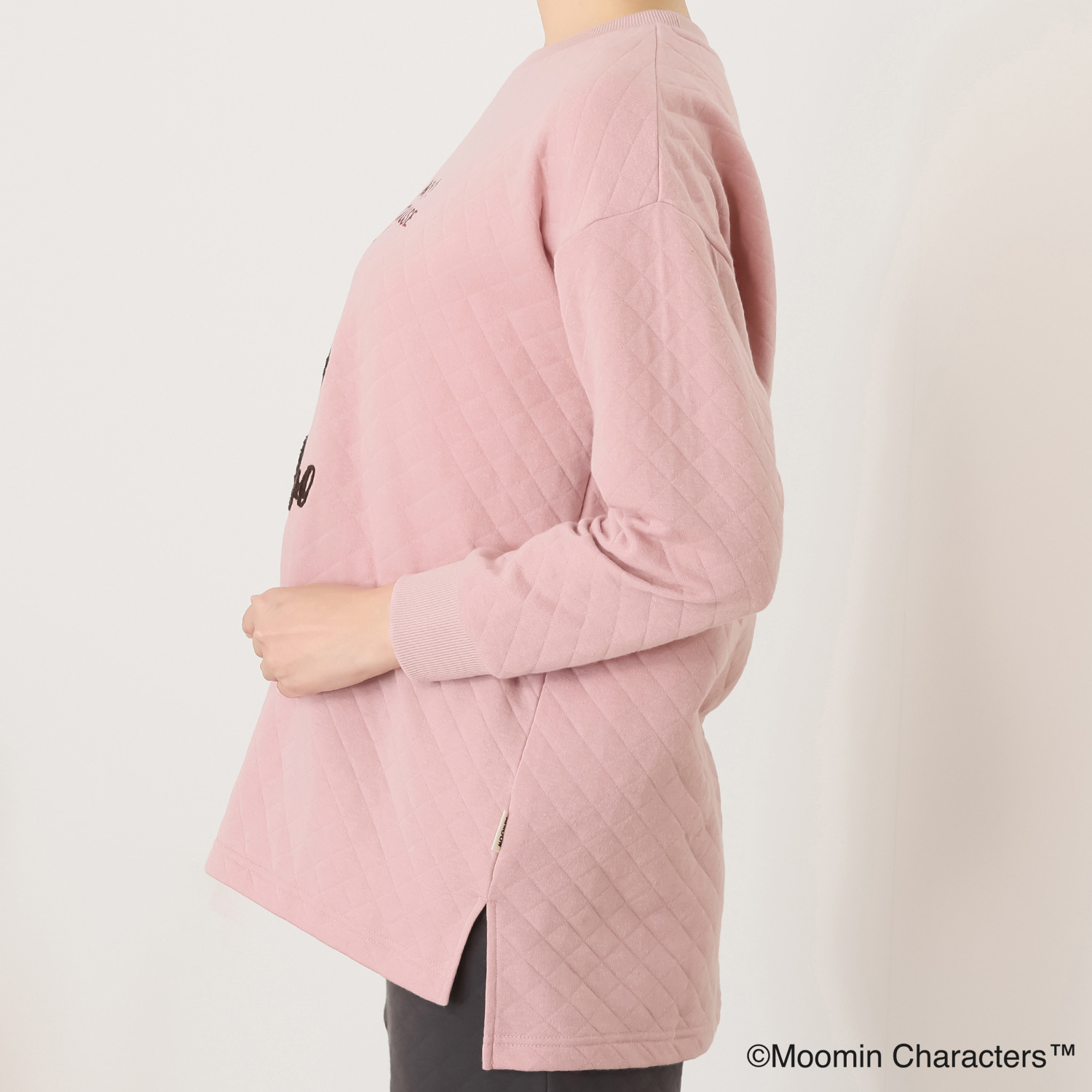 ムーミン サガラ刺しゅう入り ふんわりキルト素材の ルームウェア上下セット