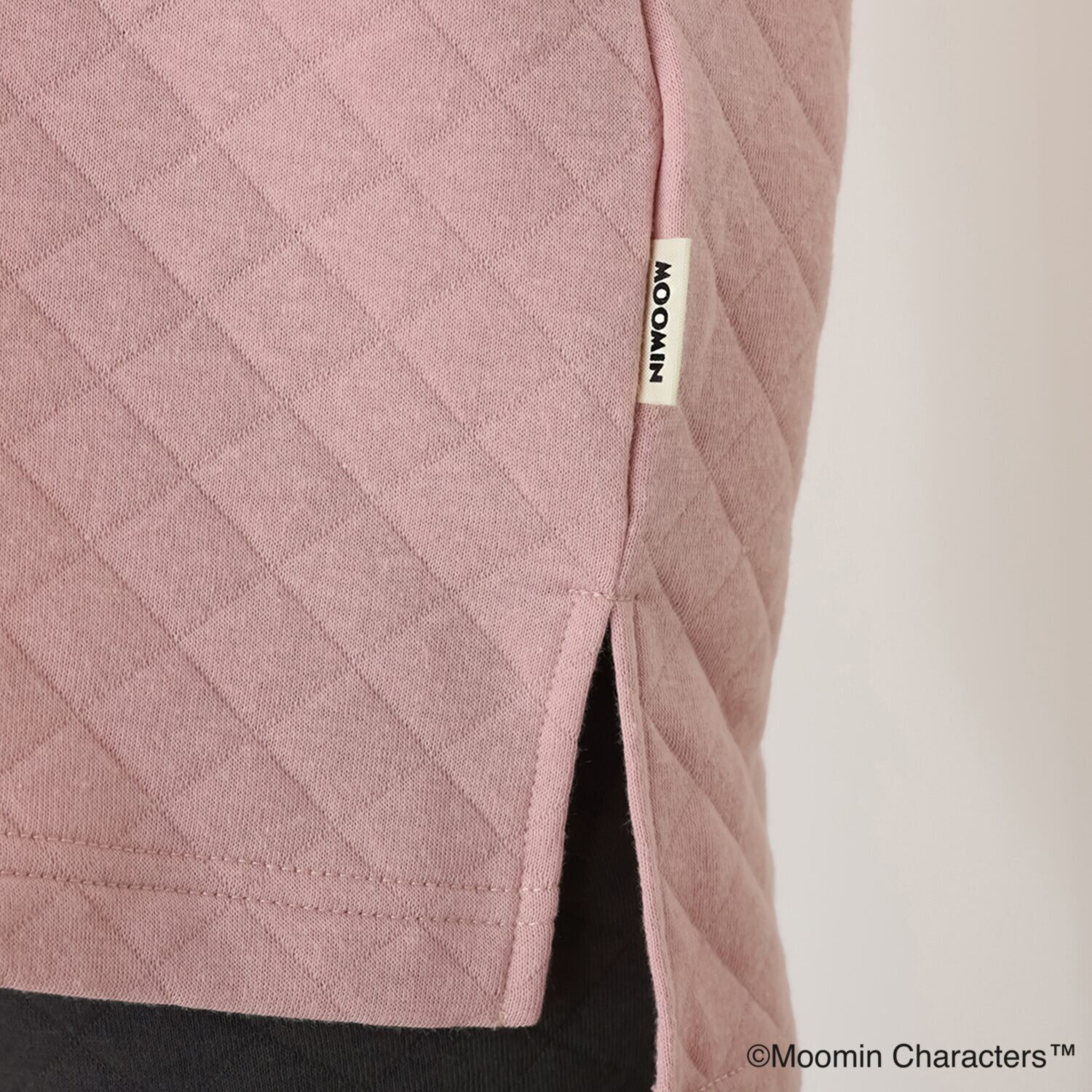 ムーミン サガラ刺しゅう入り ふんわりキルト素材の ルームウェア上下セット