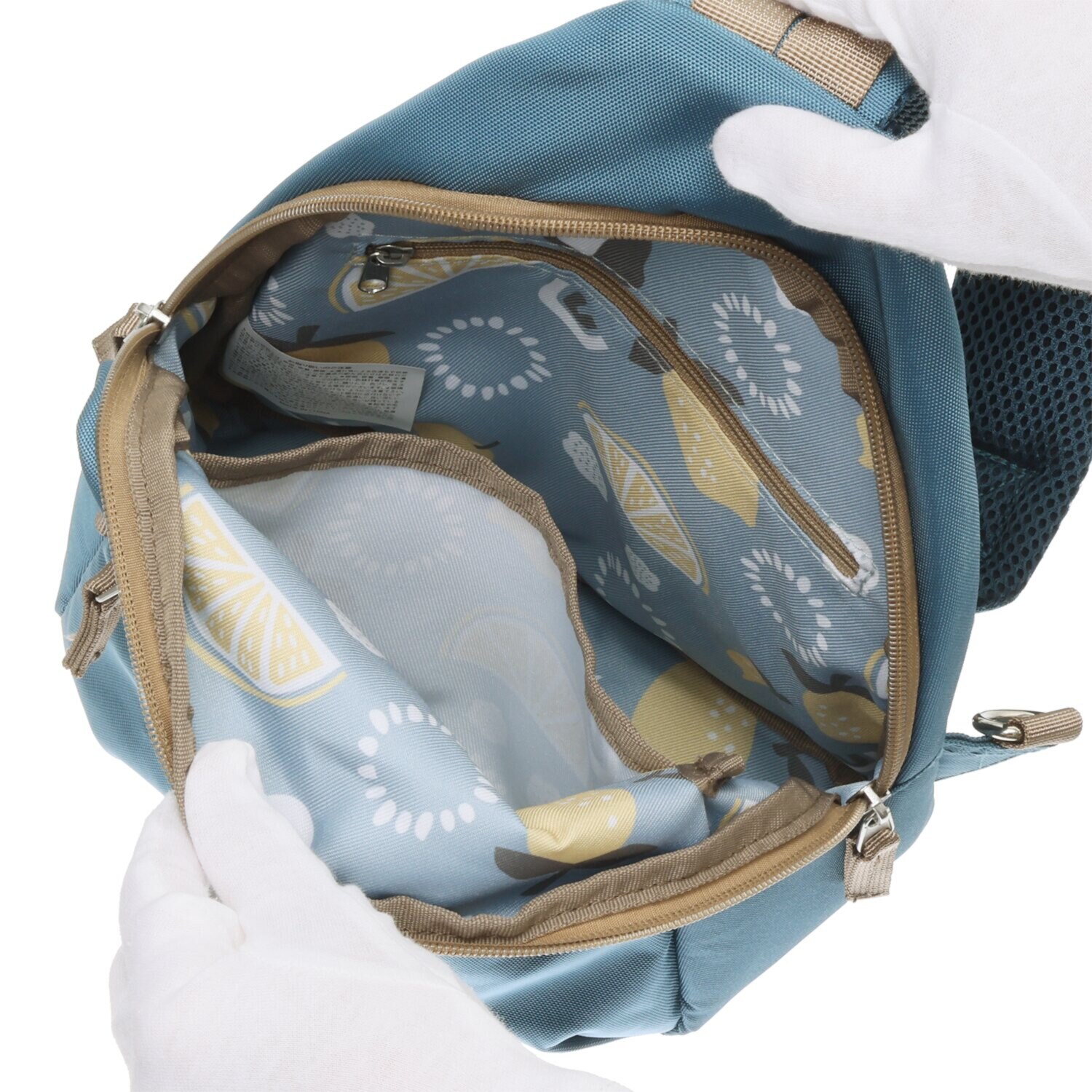 ソビア はっ水 自由に持てる！ 軽量ショルダーバッグ