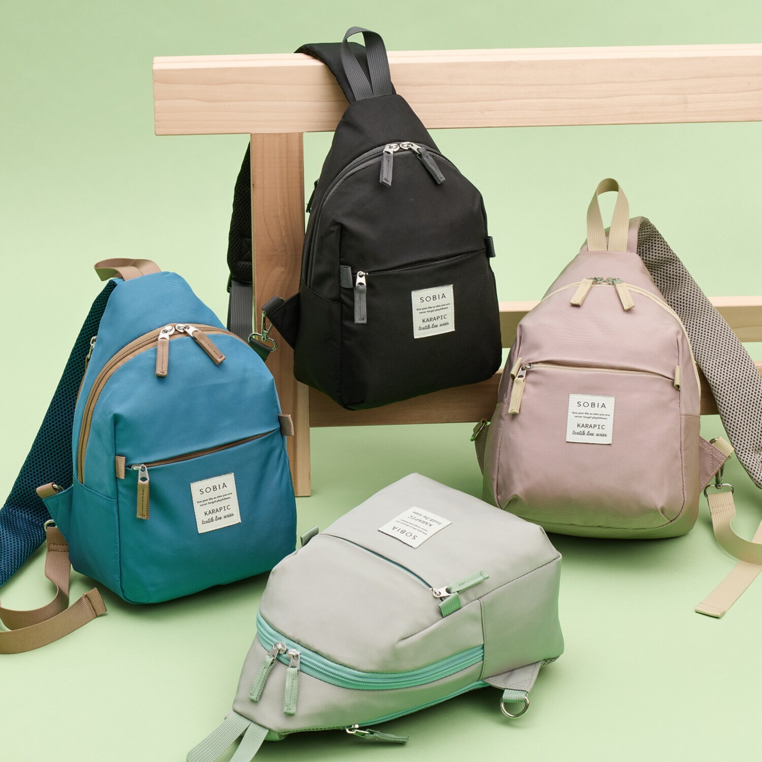 ソビア はっ水 自由に持てる！ 軽量ショルダーバッグ