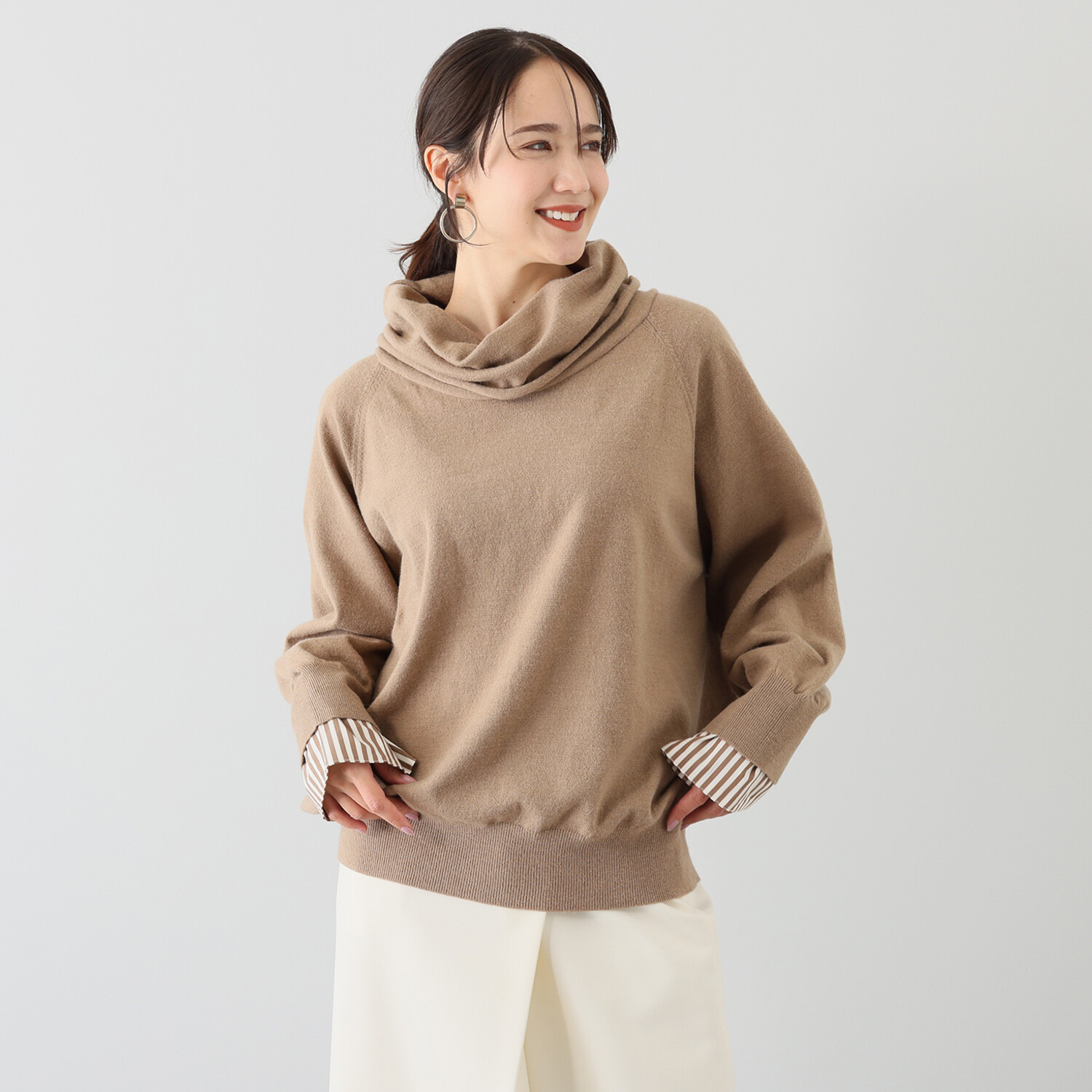 クワンティシ ストライプカフス付 オフタートル ニットプルオーバー