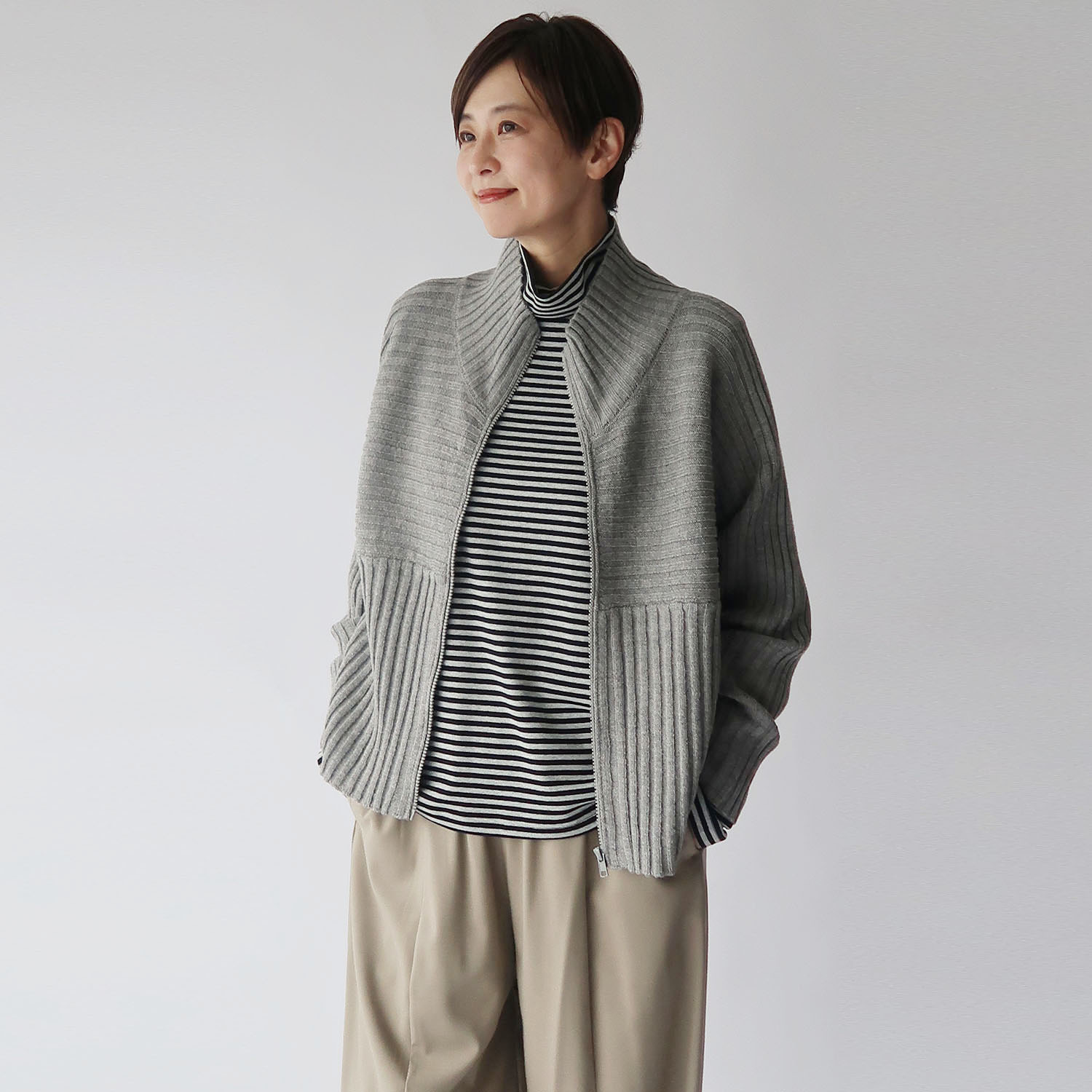 クワンティシ フロントジップ ニットブルゾン