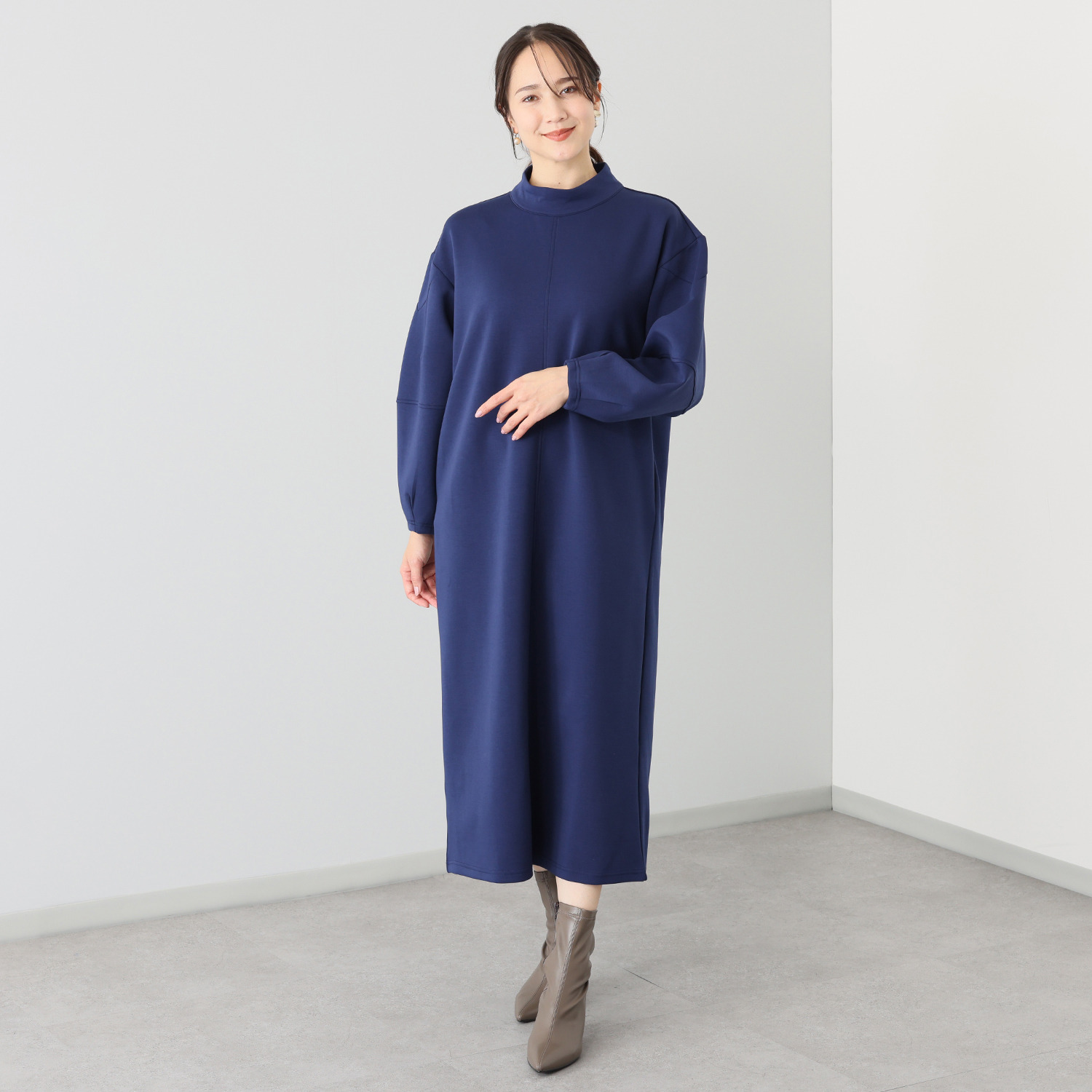 クワンティシ ストレッチポンチ ロングワンピース