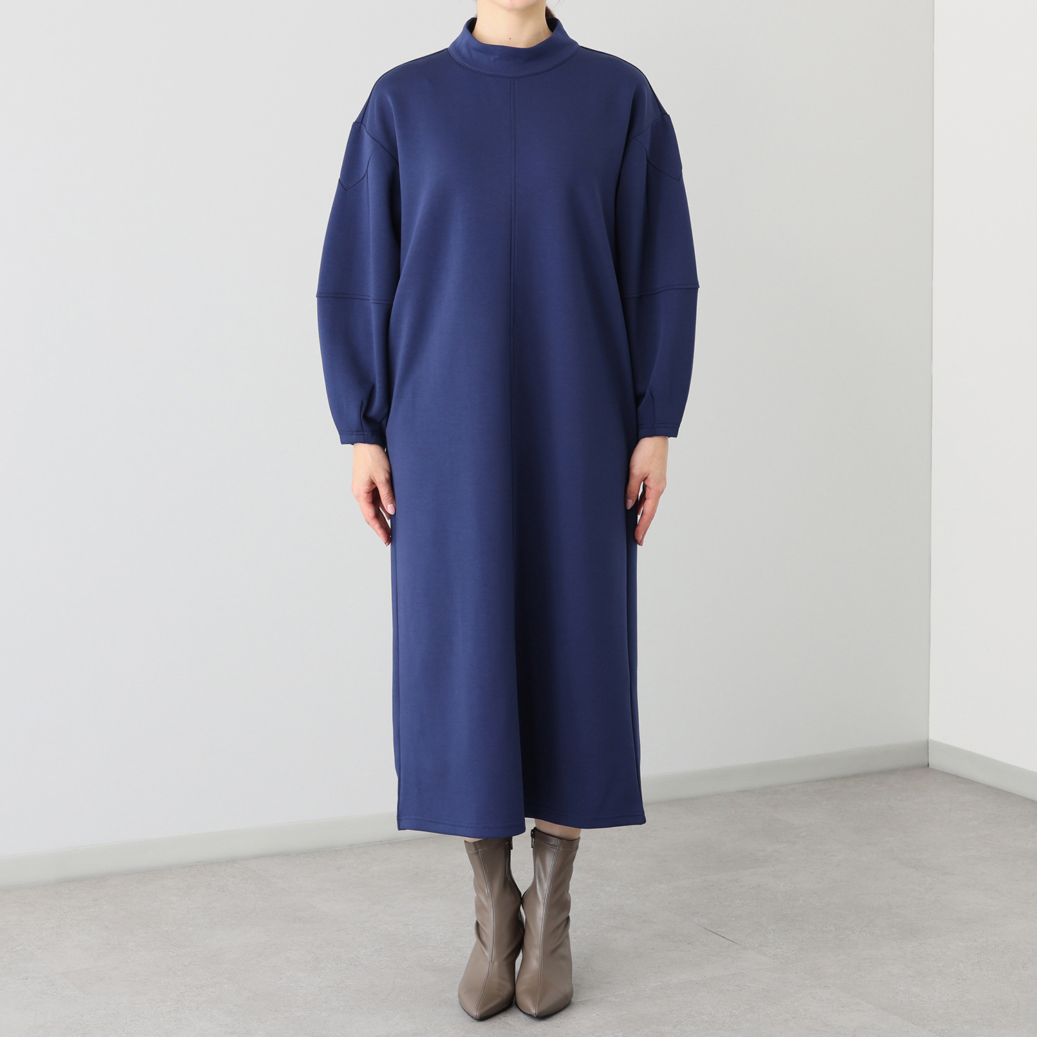 クワンティシ ストレッチポンチ ロングワンピース