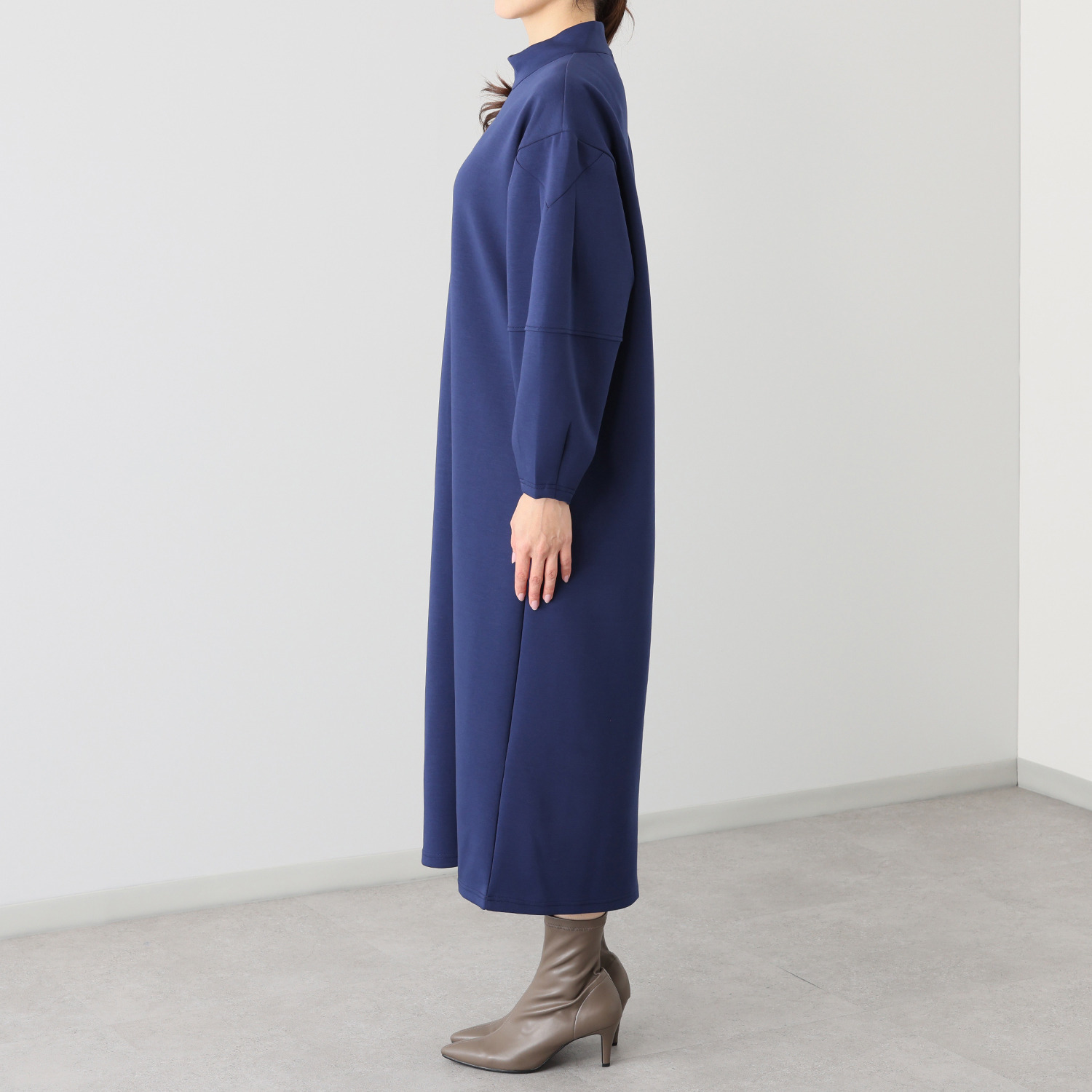 クワンティシ ストレッチポンチ ロングワンピース