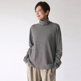 クワンティシ ボーダーカットソー ハイネックプルオーバー