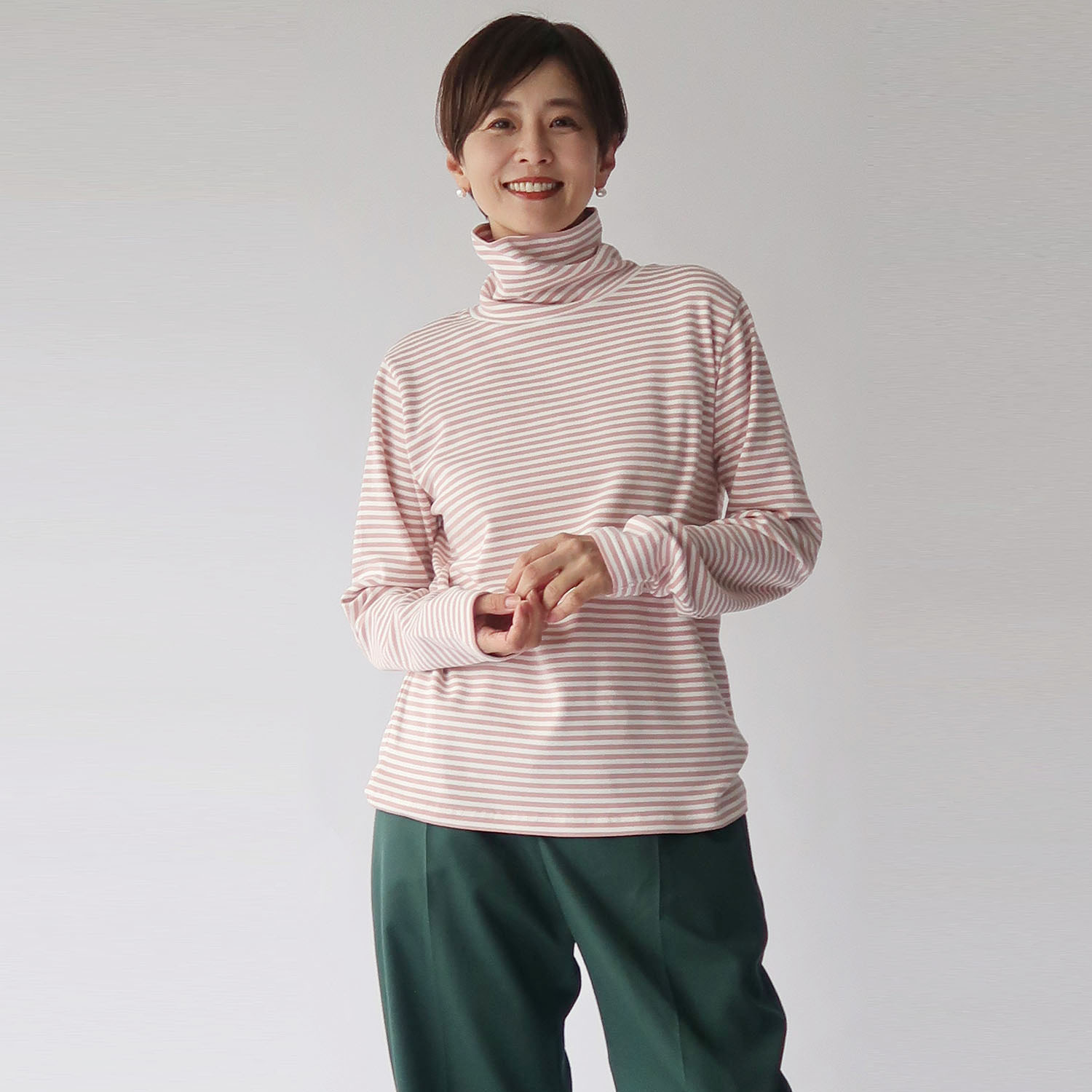 クワンティシ ボーダーカットソー ハイネックプルオーバー